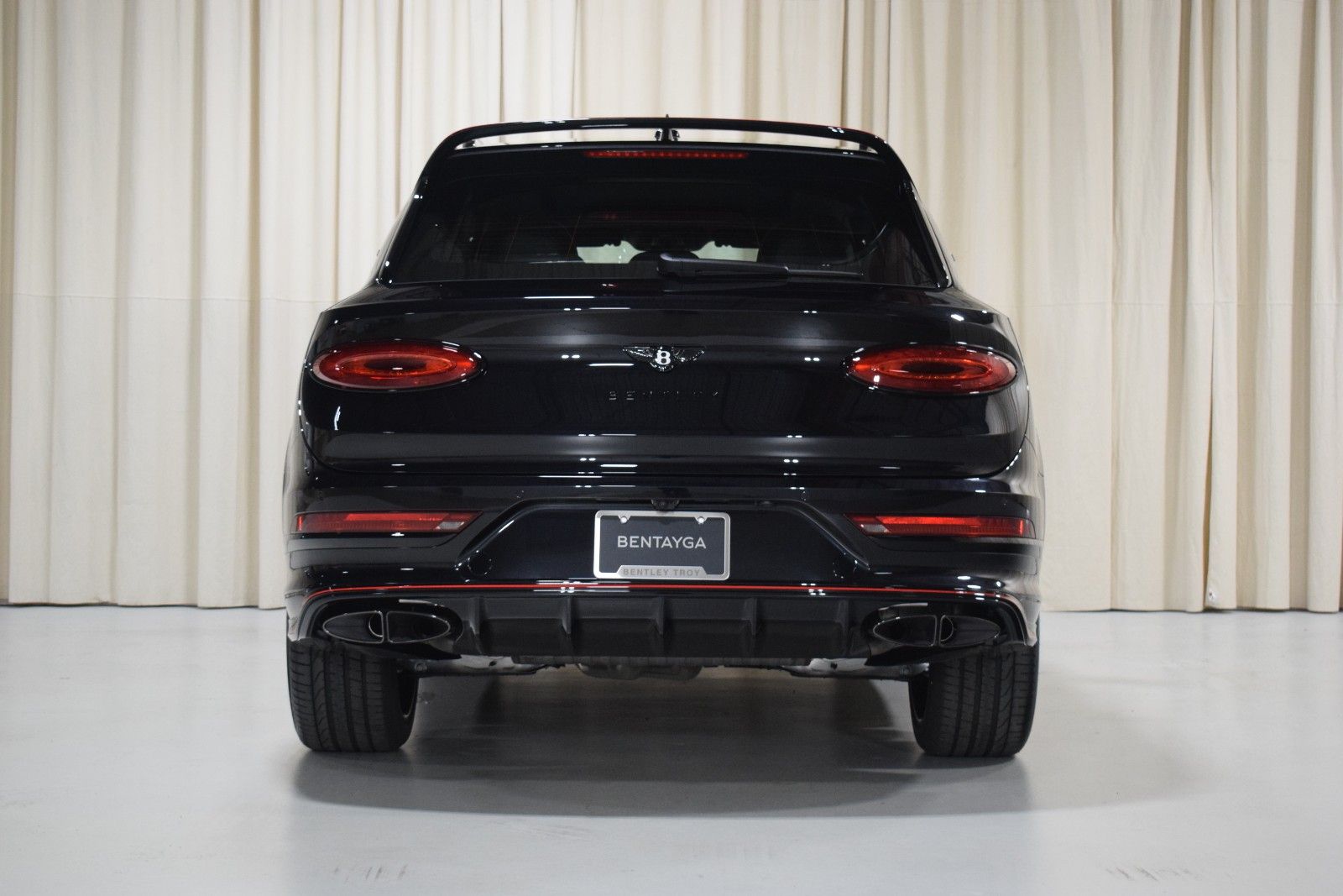 Thumbnail: 2025 Bentley Bentayga - 14