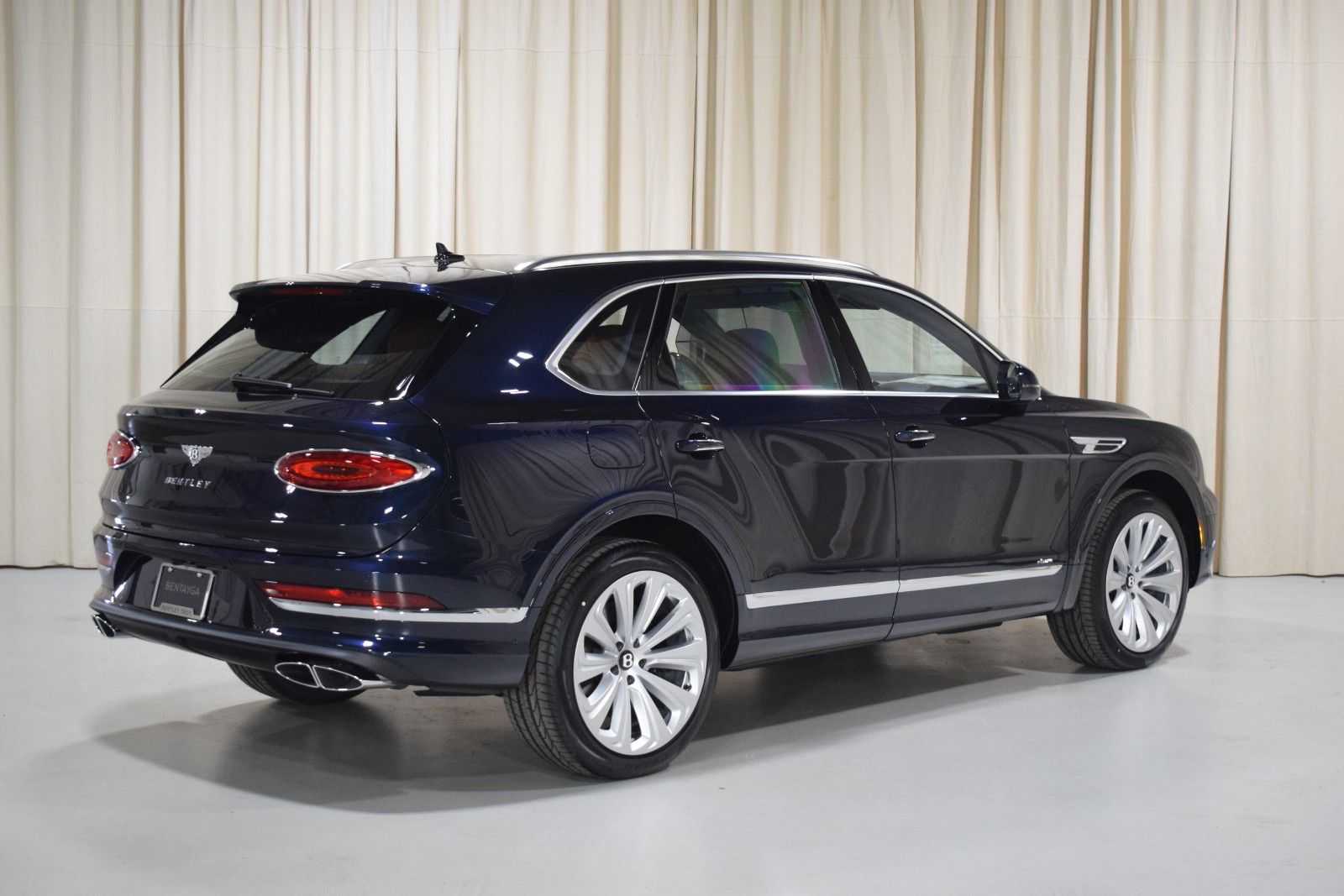 Thumbnail: 2026 Bentley Bentayga - 3