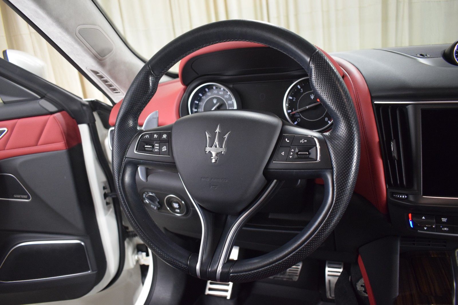 Thumbnail: 2022 Maserati Levante - 27