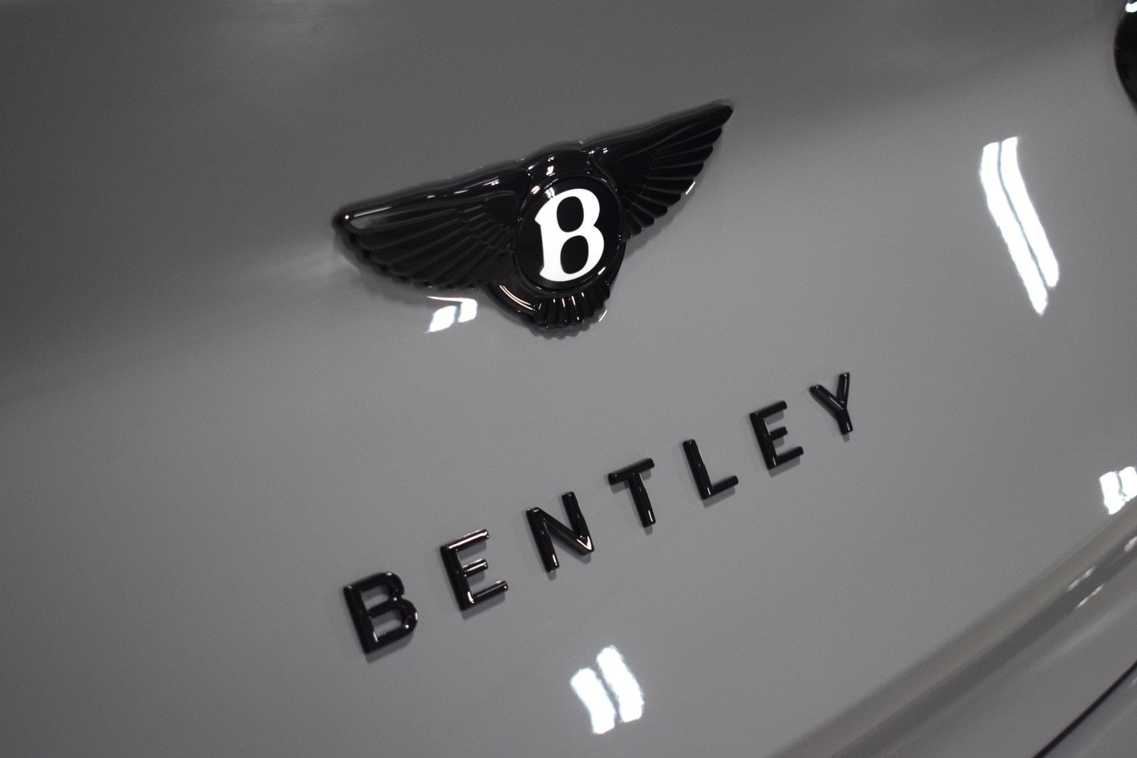 Thumbnail: 2026 Bentley Bentayga - 15