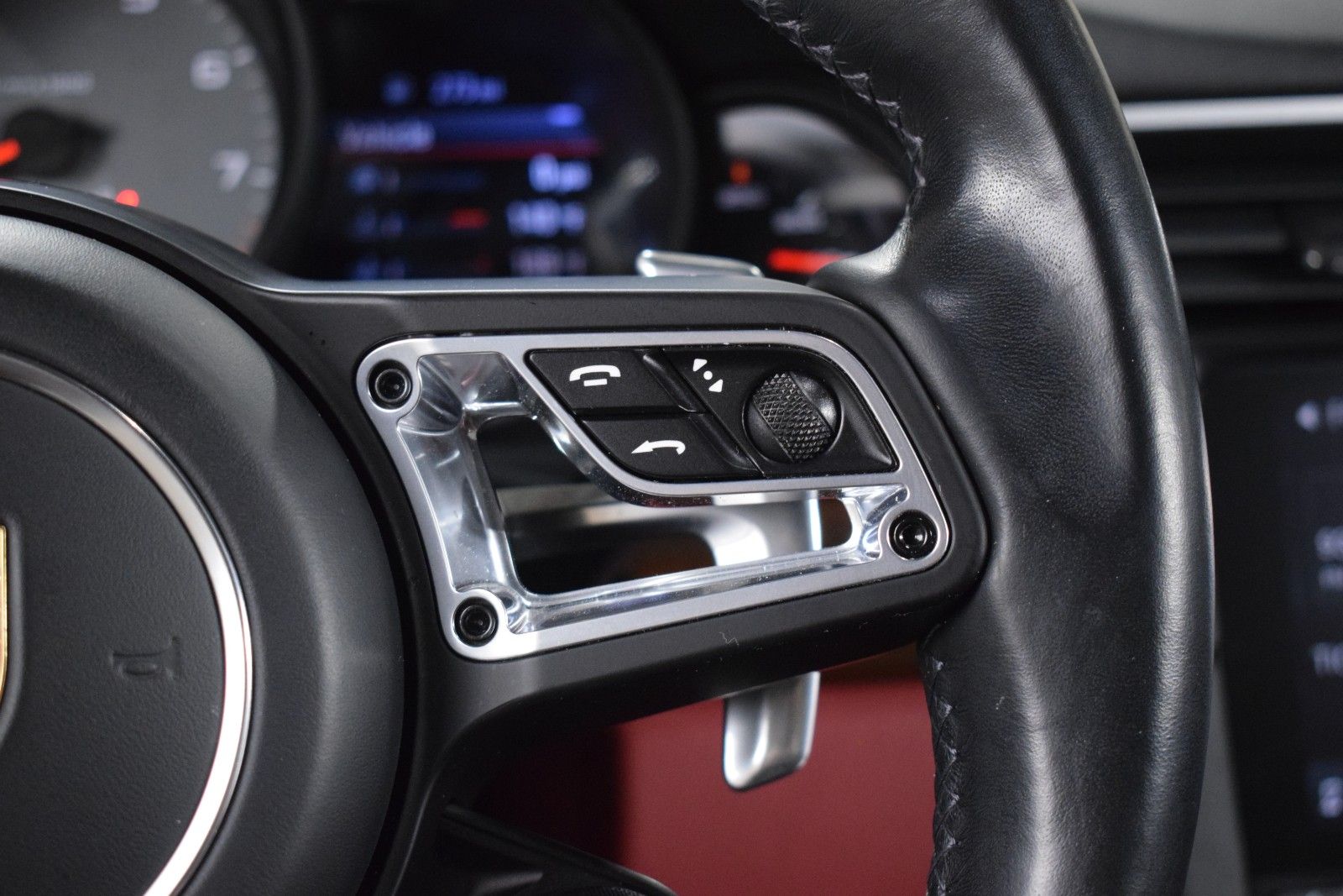 Thumbnail: 2017 Porsche 911 - 26