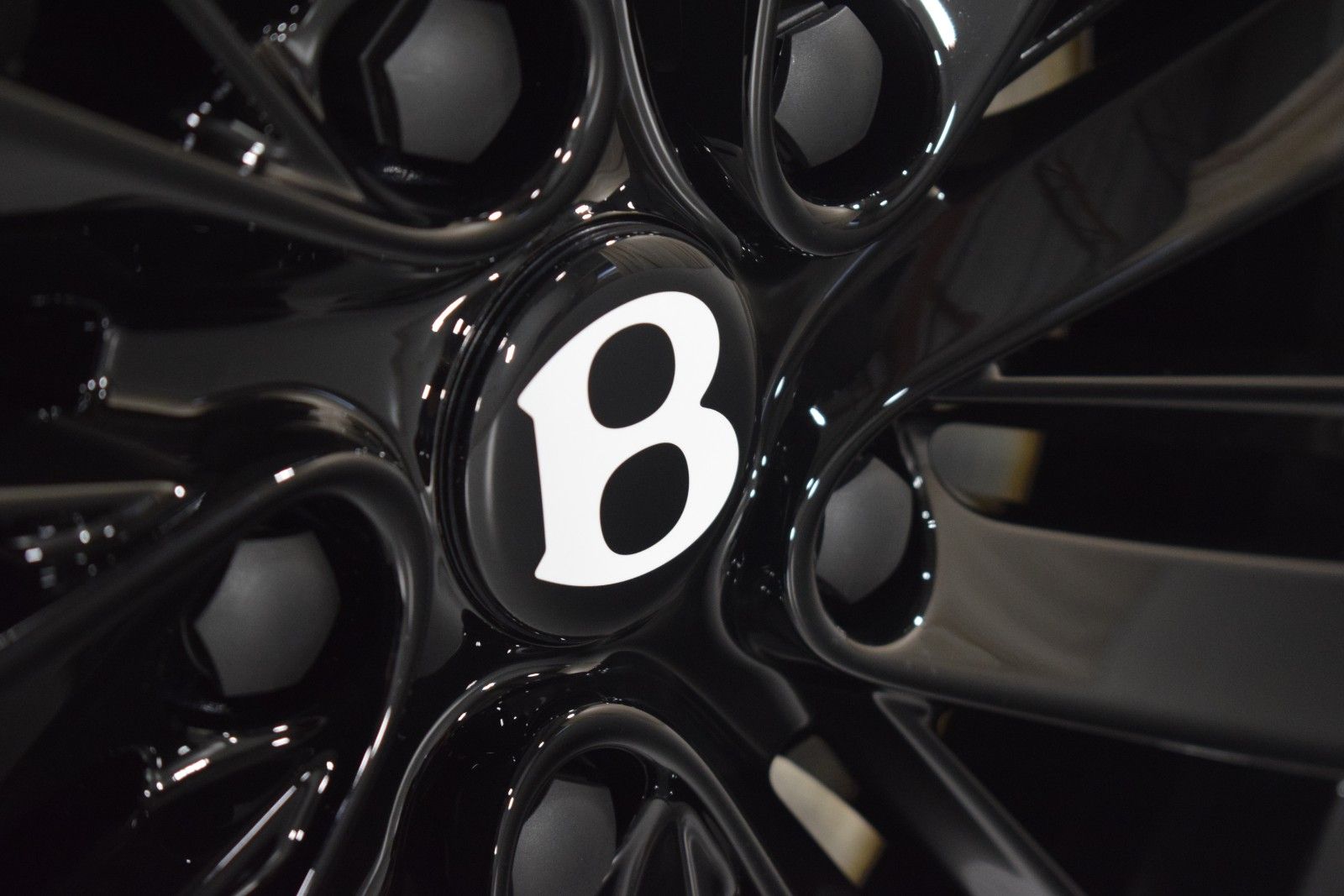 Thumbnail: 2025 Bentley Flying Spur - 14