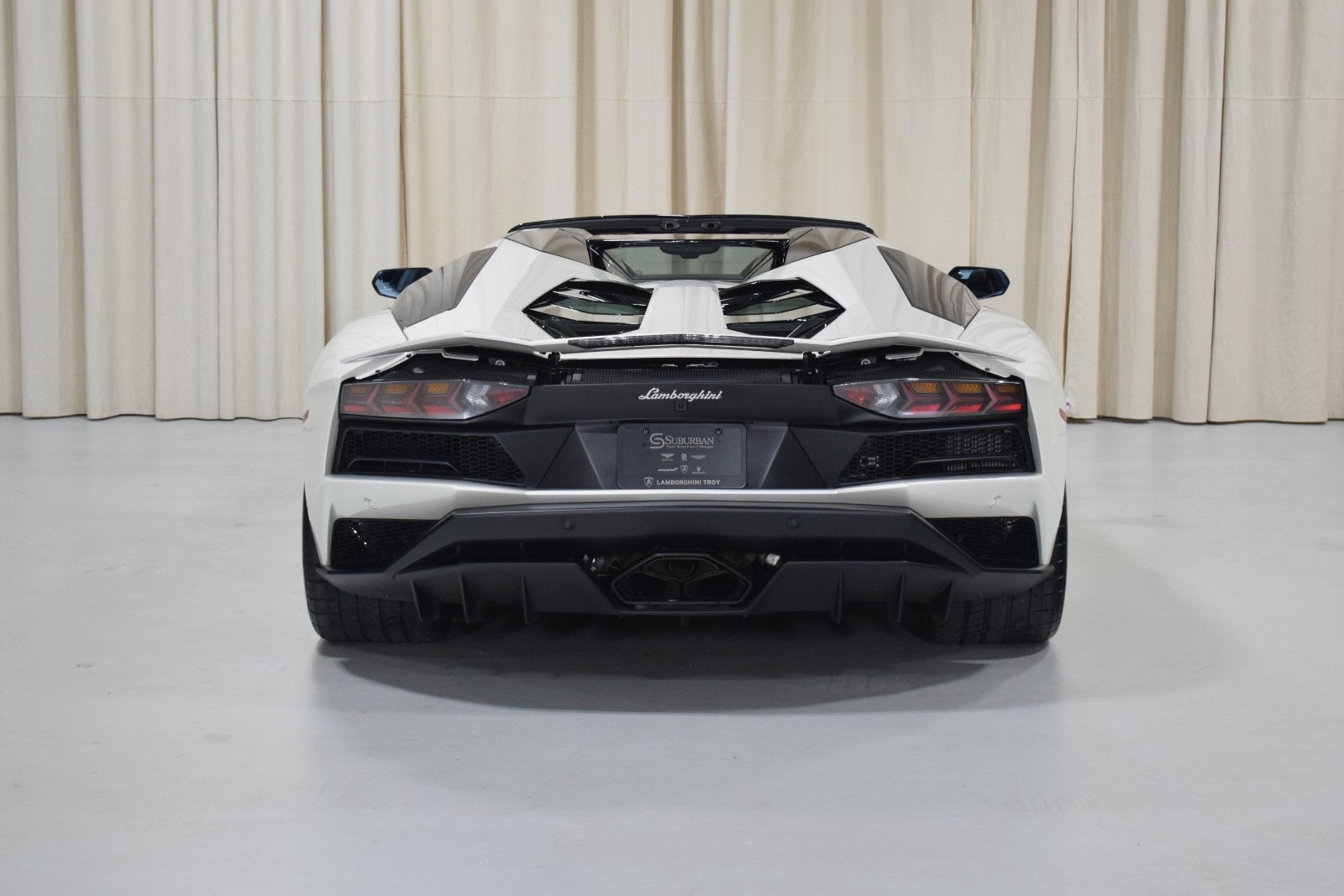 Thumbnail: 2019 Lamborghini Aventador - 15