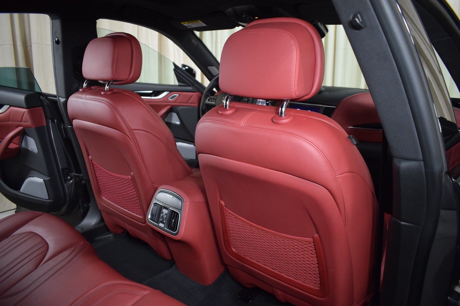 Thumbnail: 2022 Maserati Levante - 20