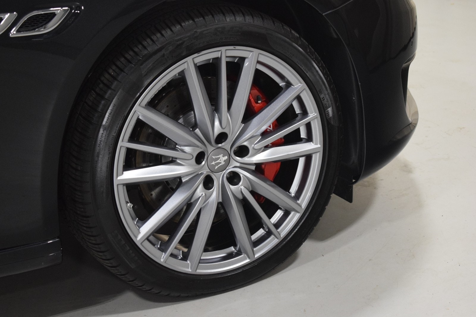 Thumbnail: 2022 Maserati Quattroporte - 17