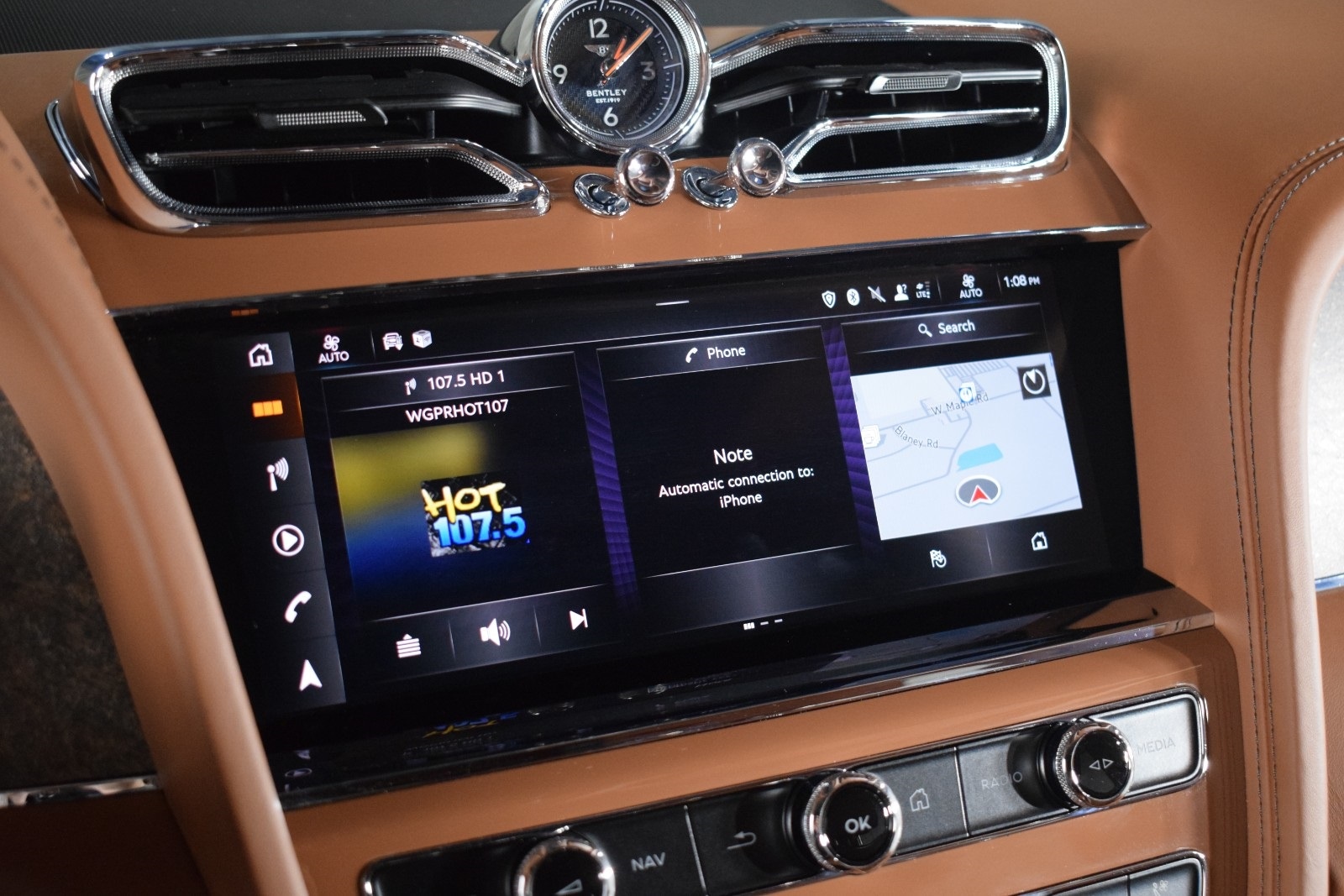 Thumbnail: 2022 Bentley Bentayga - 35