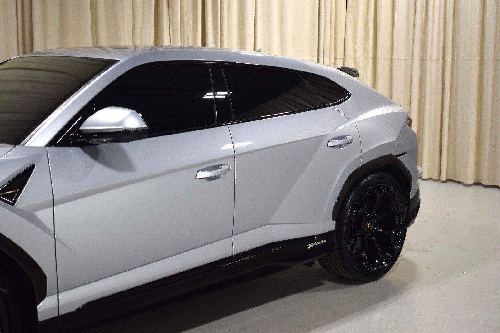 Thumbnail: 2024 Lamborghini Urus - 2