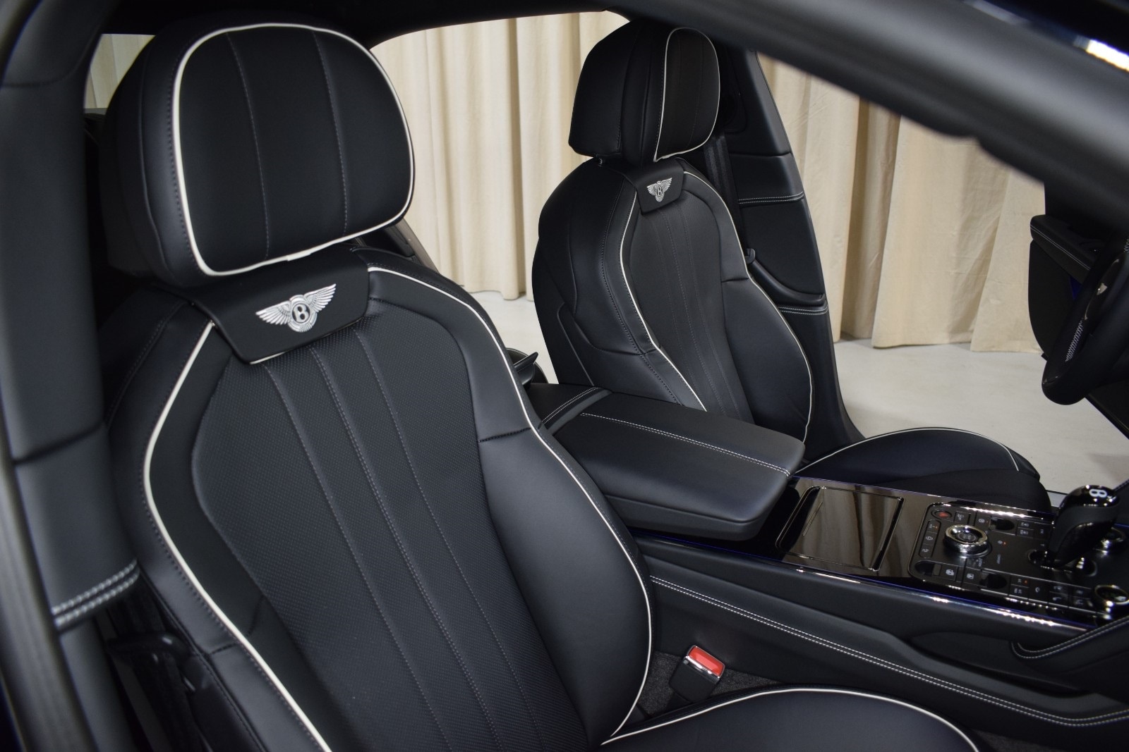 Thumbnail: 2026 Bentley Flying Spur - 24