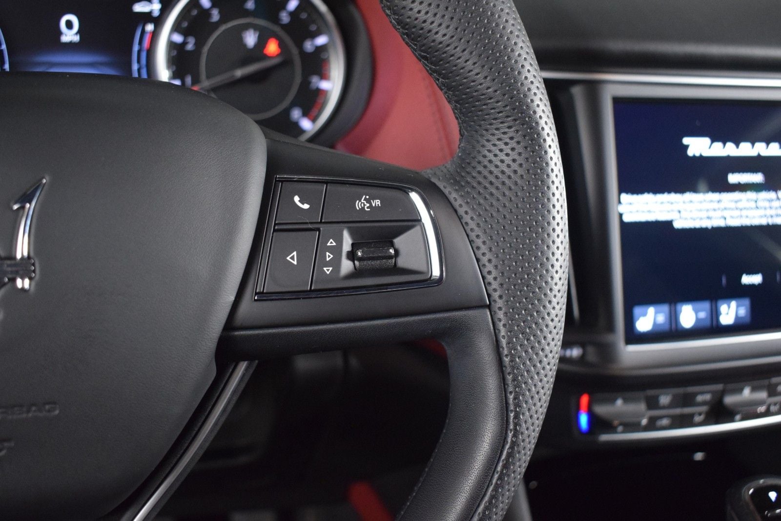 Thumbnail: 2022 Maserati Levante - 28