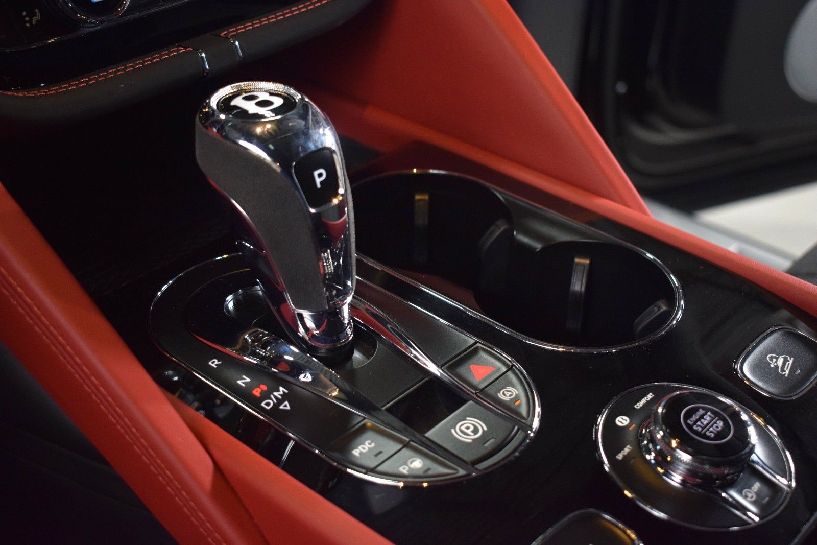 Thumbnail: 2022 Bentley Bentayga - 35