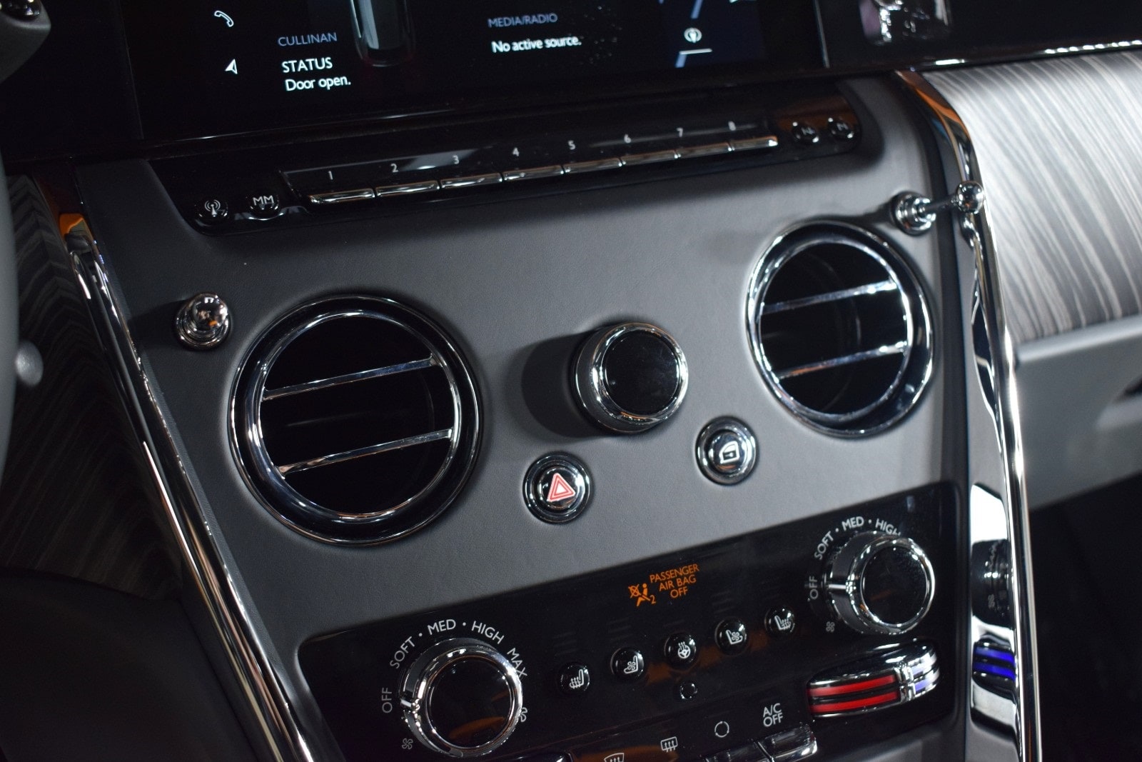 Thumbnail: 2026 Rolls-Royce Cullinan - 35