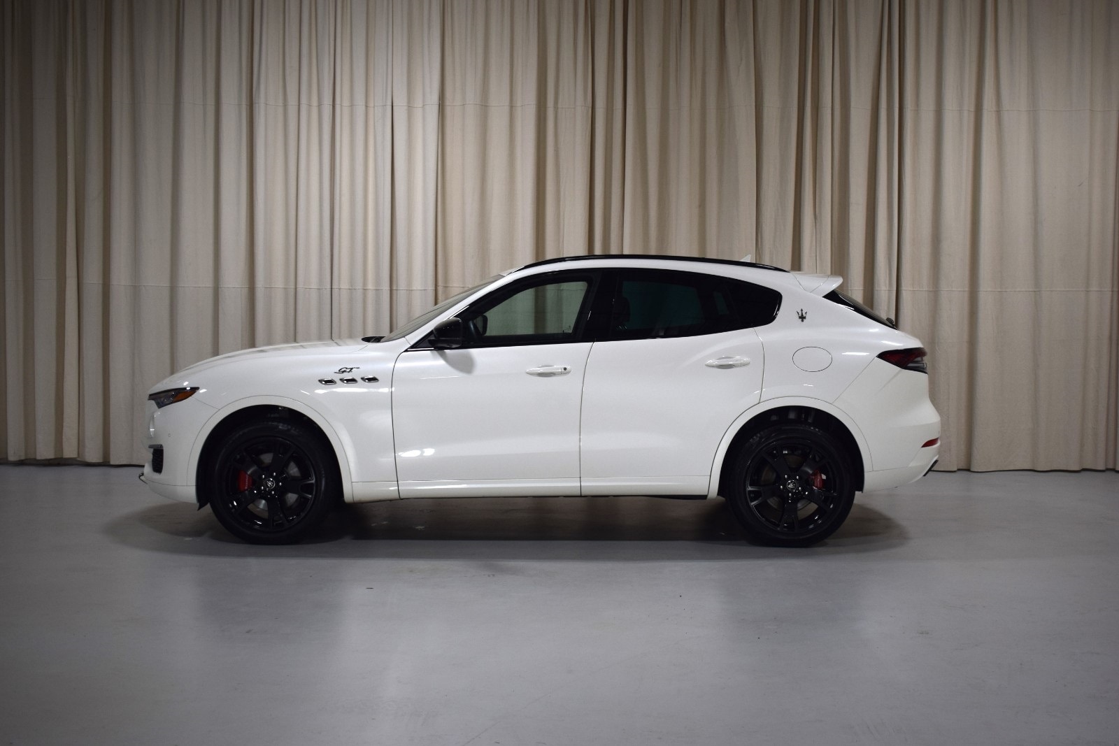 Thumbnail: 2022 Maserati Levante - 8