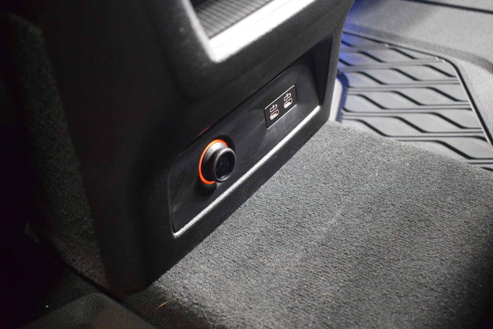 Thumbnail: 2025 BMW X5 - 23