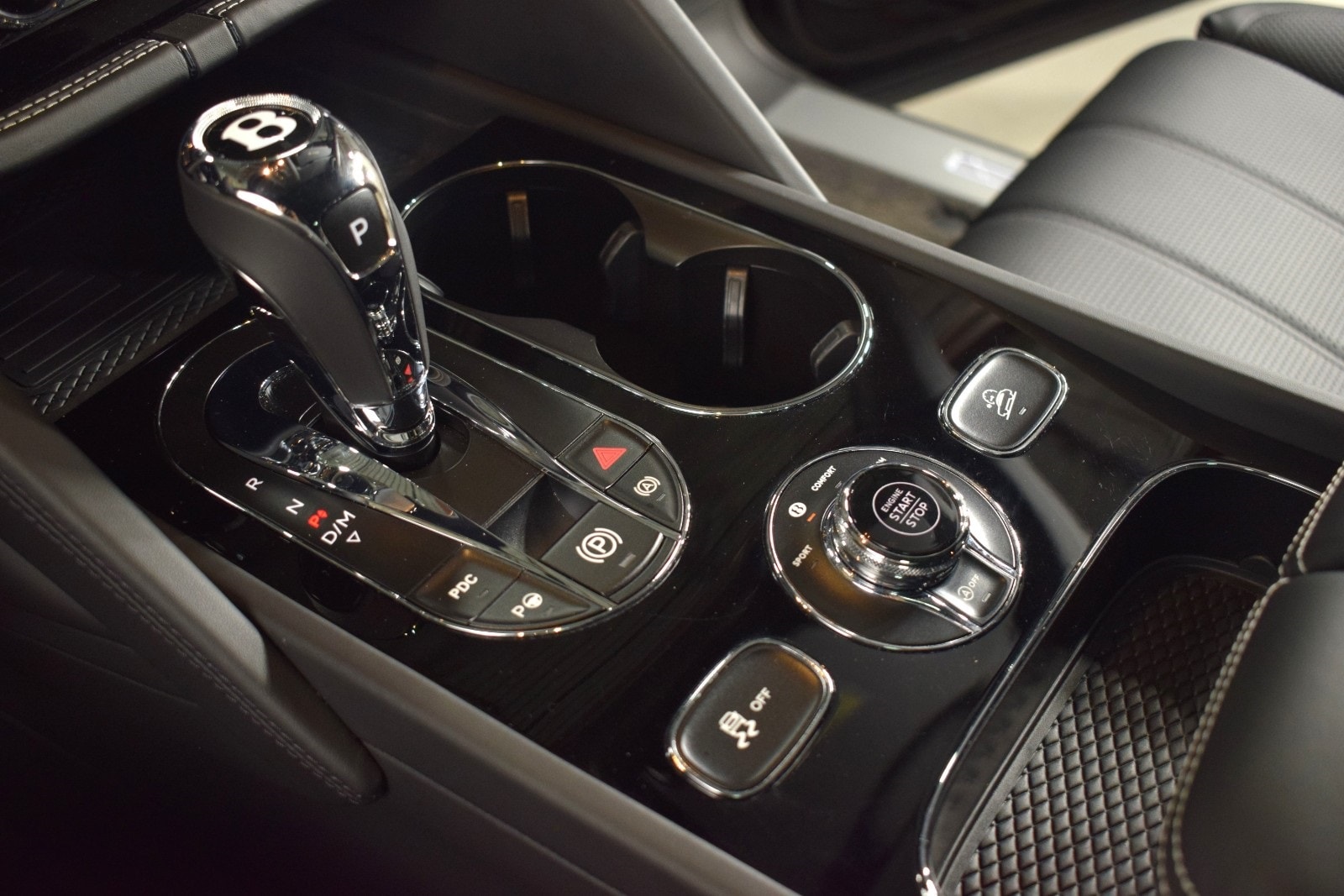 Thumbnail: 2023 Bentley Bentayga - 36