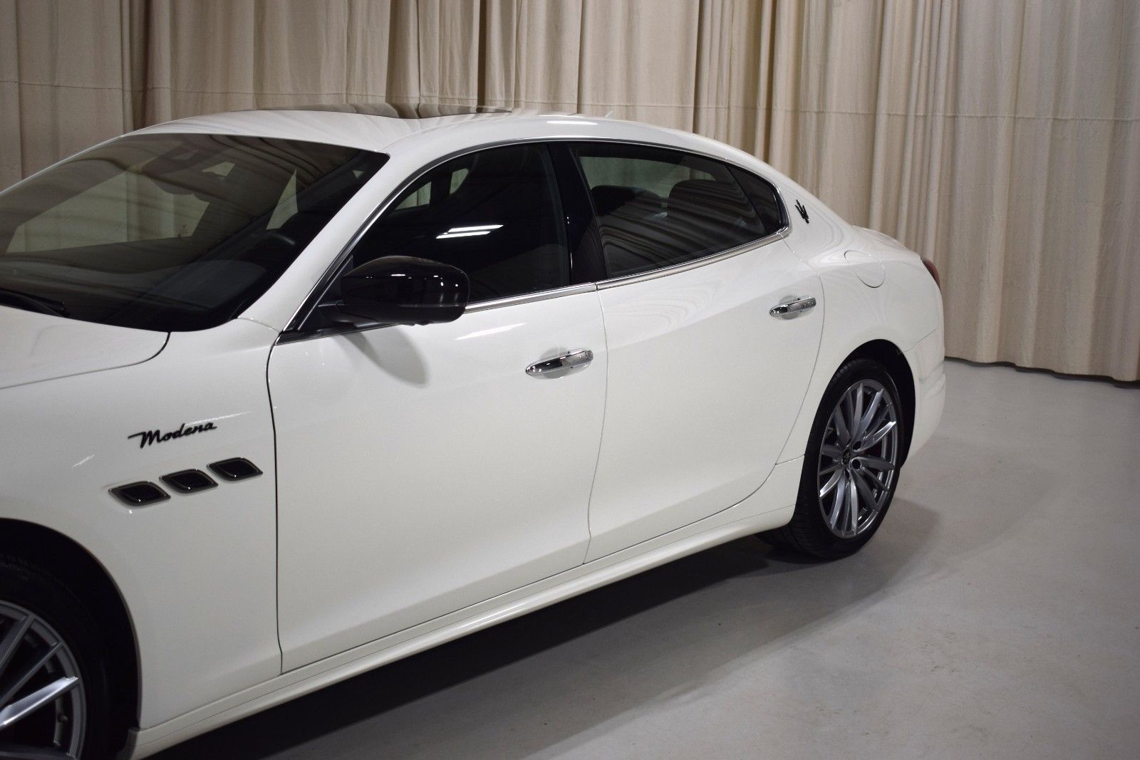 Thumbnail: 2024 Maserati Quattroporte - 3