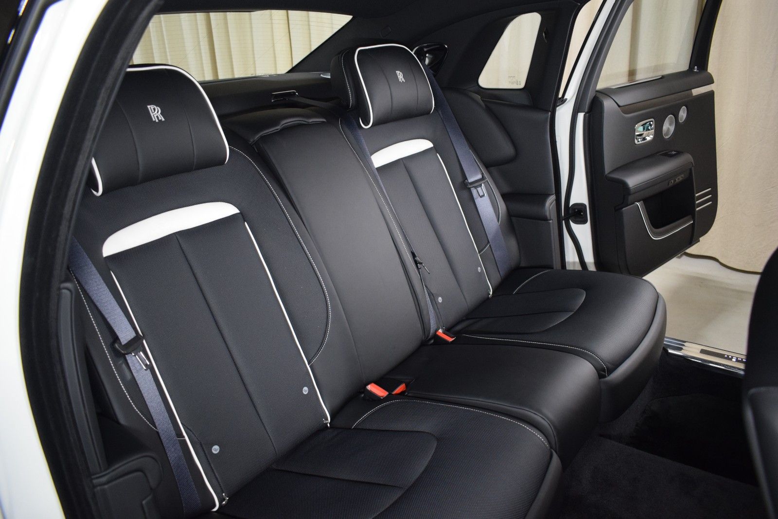 Thumbnail: 2026 Rolls-Royce Ghost - 19