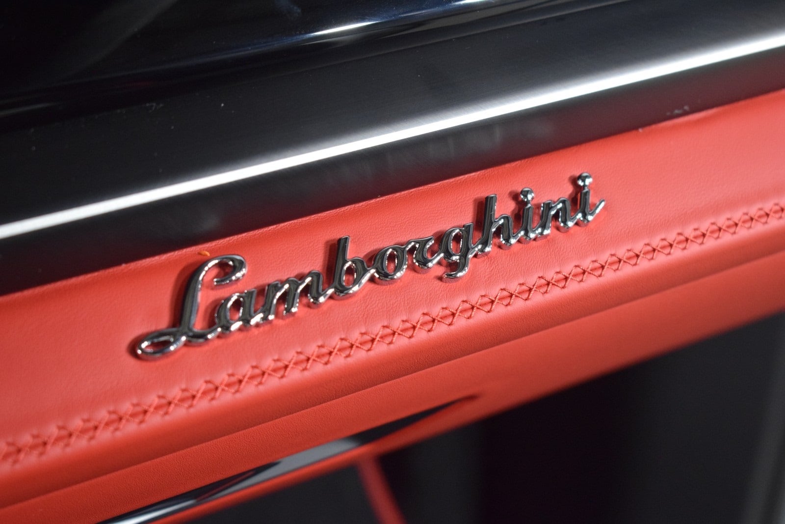 Thumbnail: 2025 Lamborghini Urus - 25