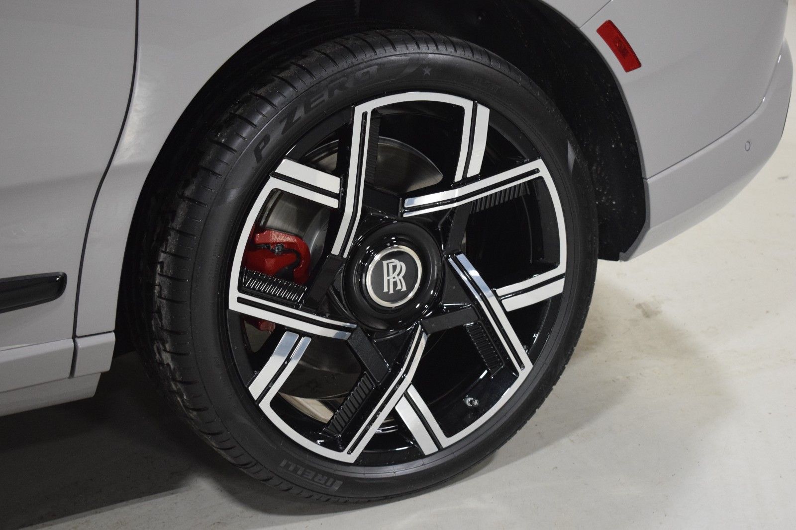 2026 Rolls-Royce Cullinan Black Badge - Photo 16
