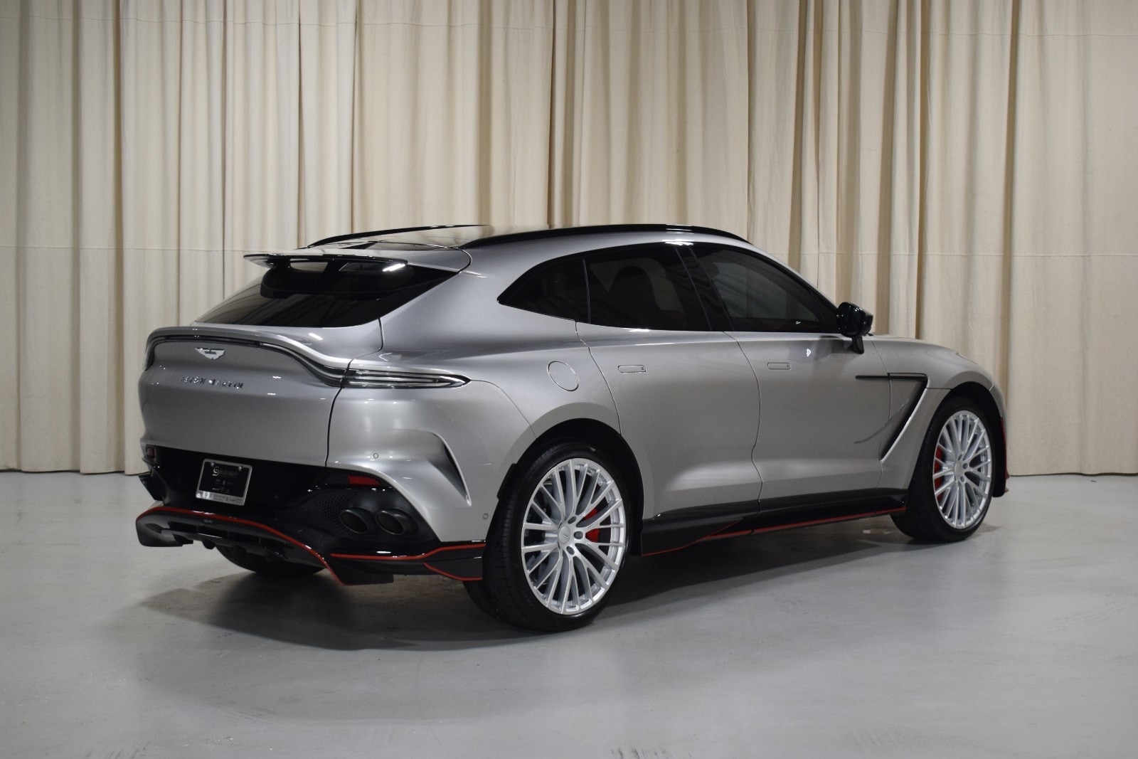 Thumbnail: 2023 Aston Martin DBX - 10