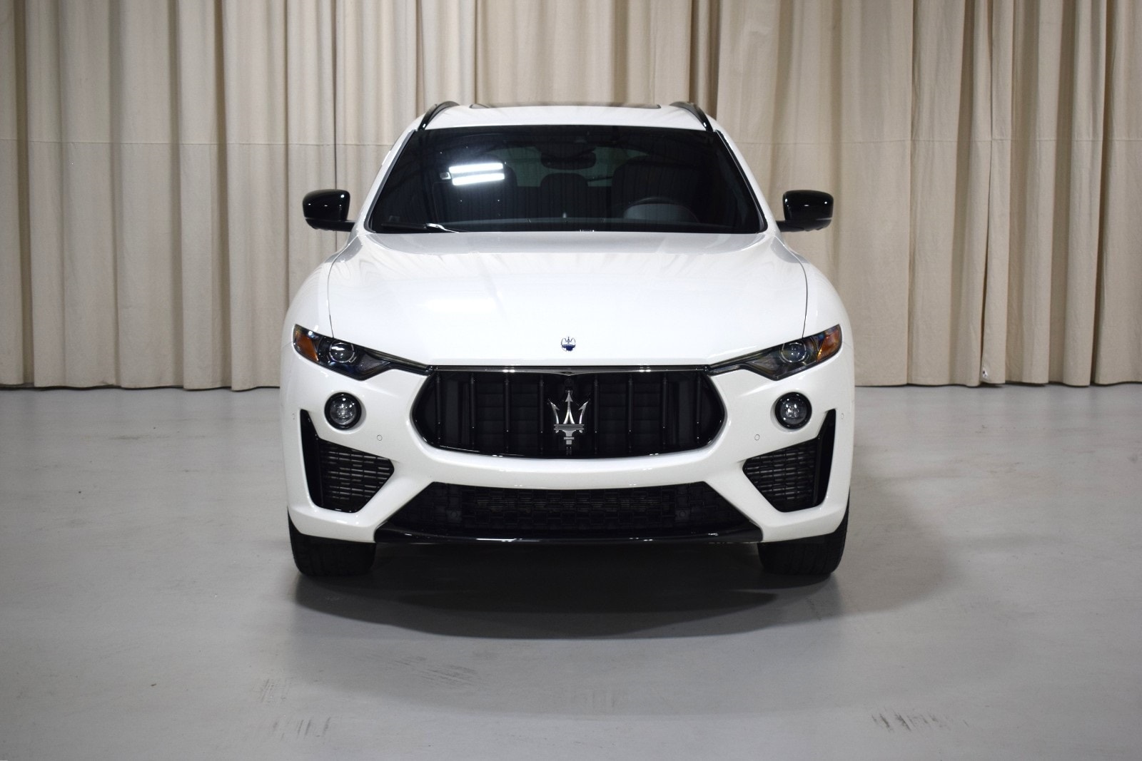 Thumbnail: 2022 Maserati Levante - 8