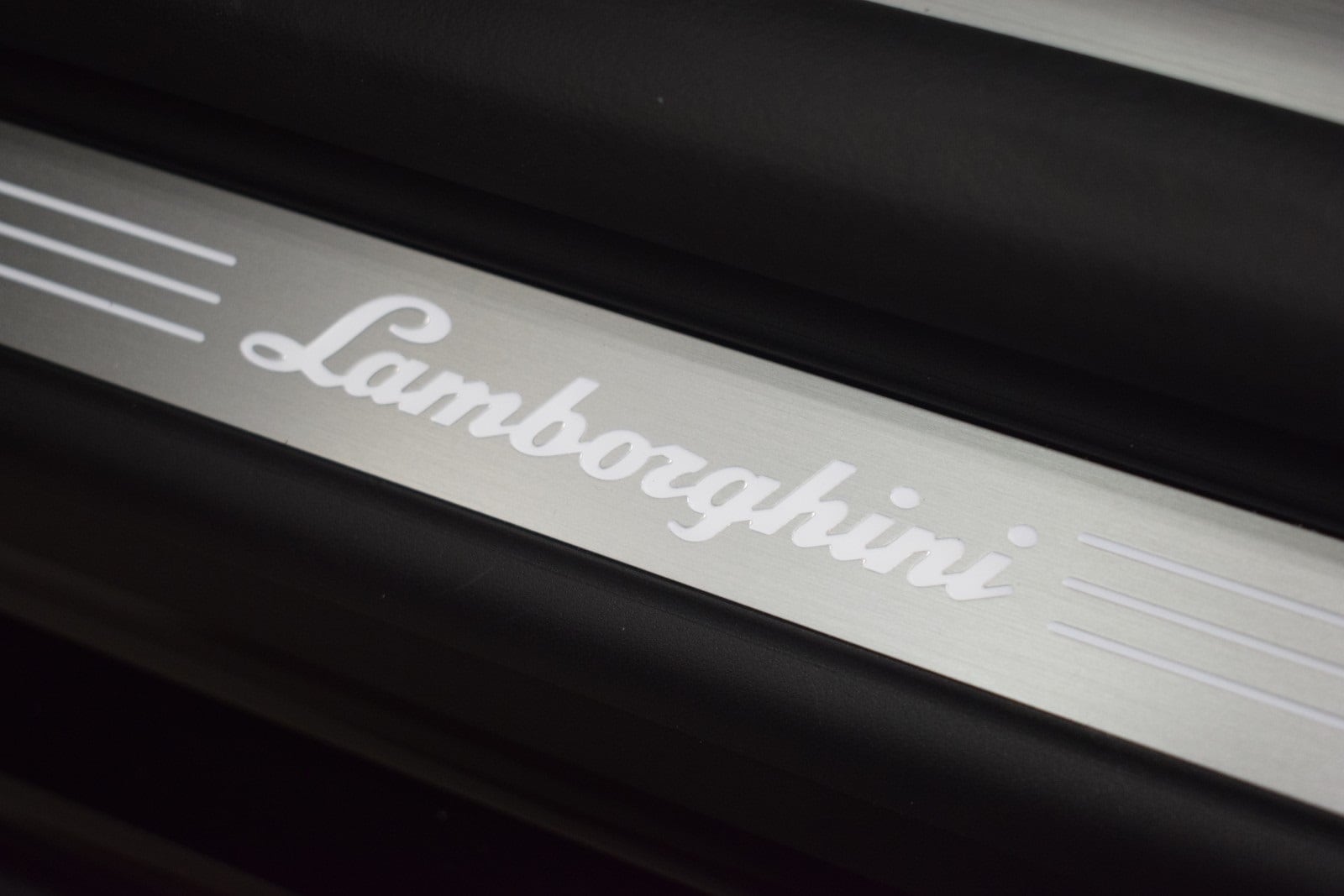 Thumbnail: 2025 Lamborghini Urus - 42