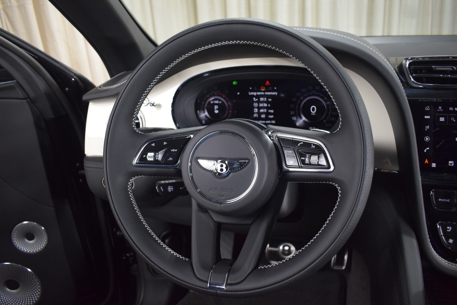 2024 Bentley Bentayga EWB Azure photo 4
