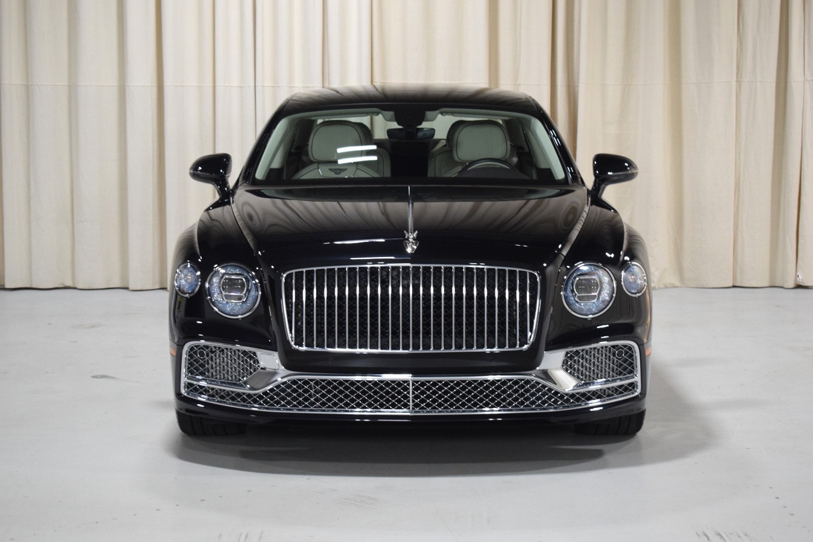 Thumbnail: 2020 Bentley Flying Spur - 10
