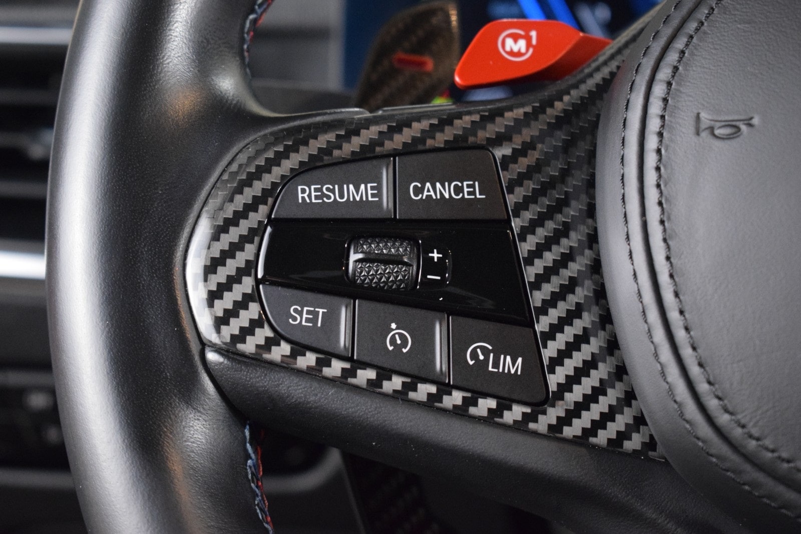 Thumbnail: 2023 BMW M3 - 25