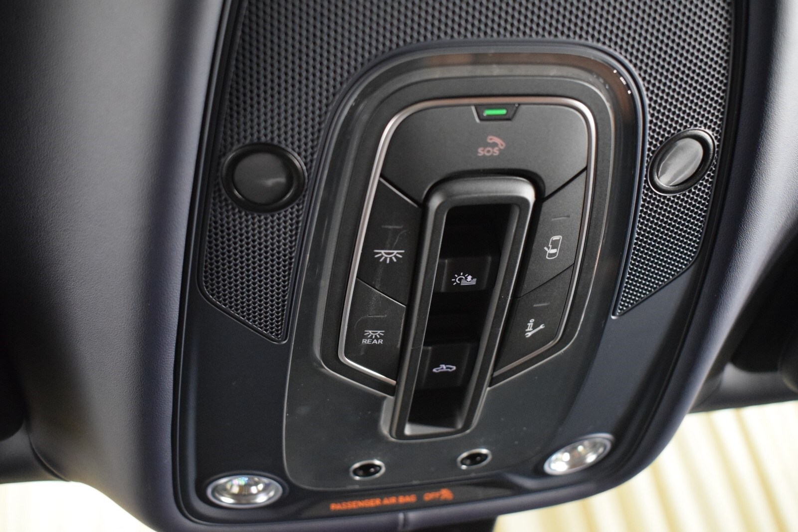 Thumbnail: 2025 Bentley Bentayga - 39