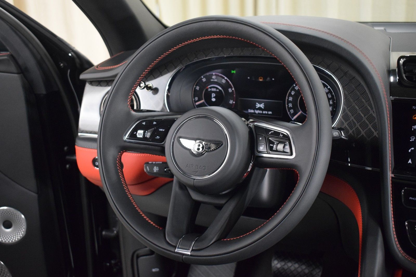 Thumbnail: 2025 Bentley Bentayga - 4