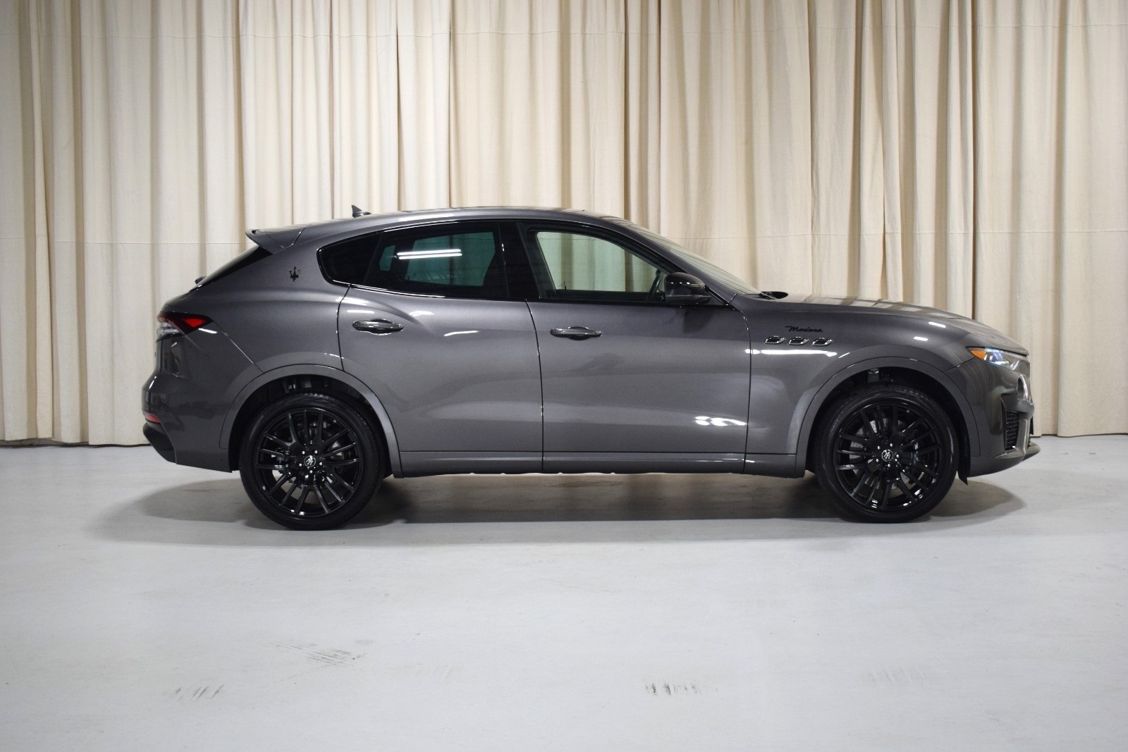 Thumbnail: 2022 Maserati Levante - 16
