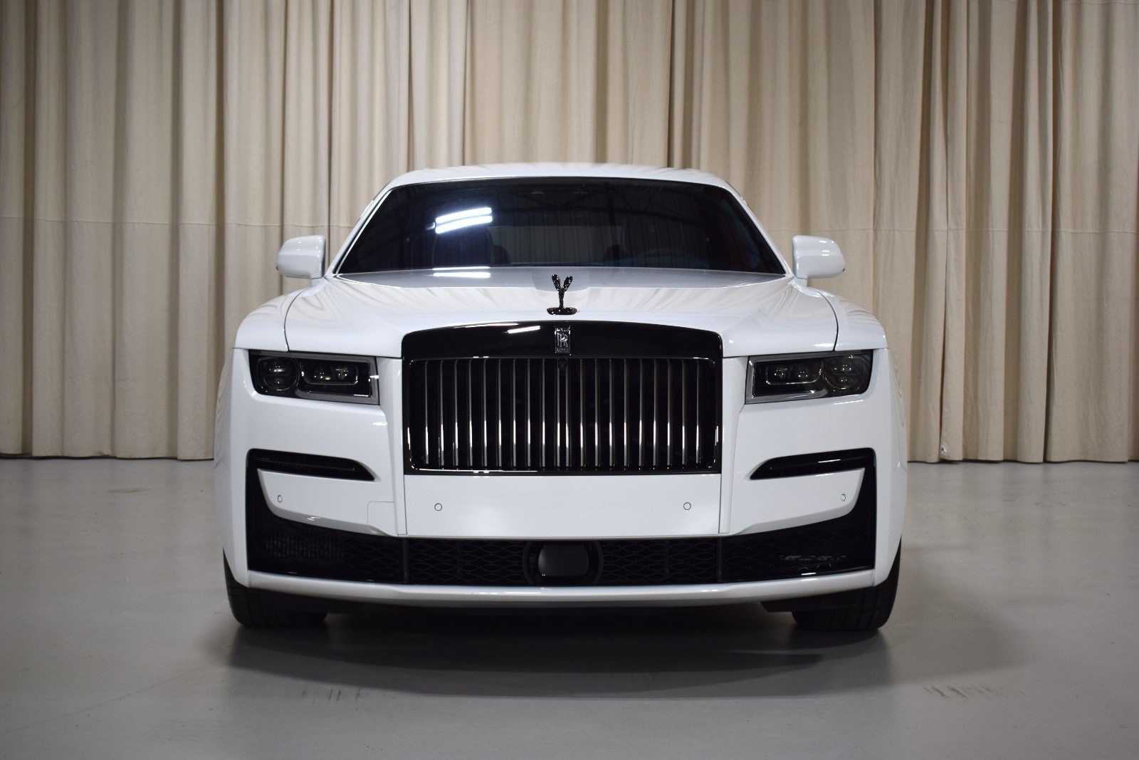 Thumbnail: 2022 Rolls-Royce Ghost - 8