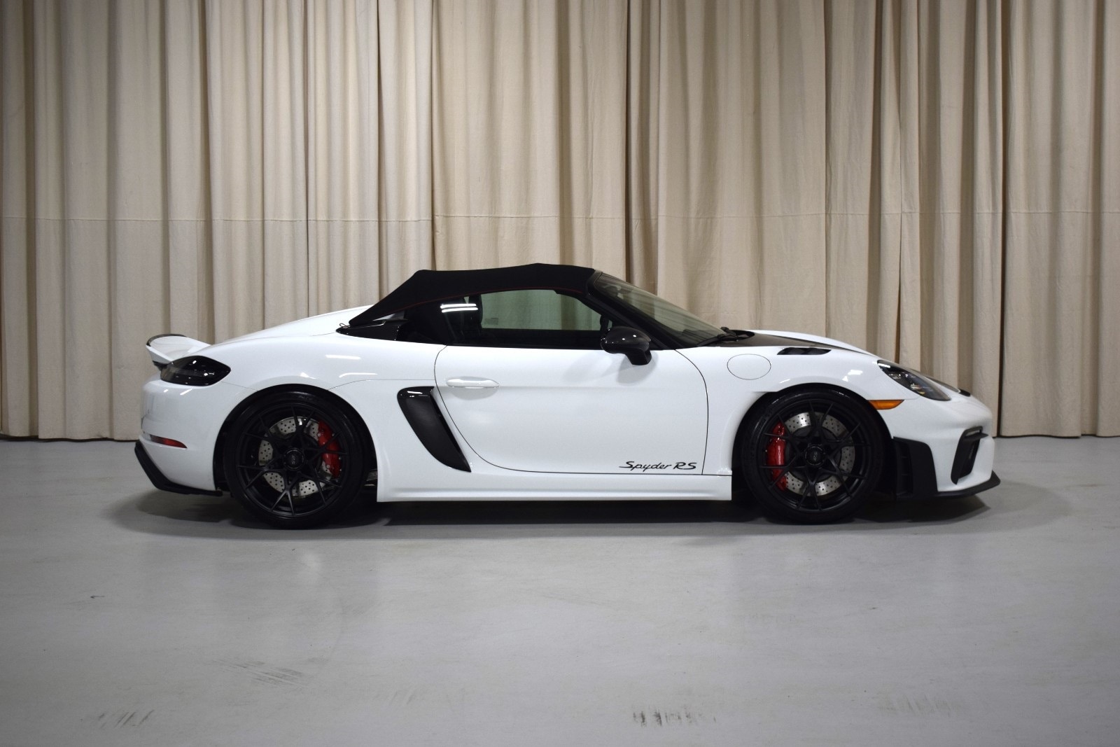 Thumbnail: 2024 Porsche  - 15