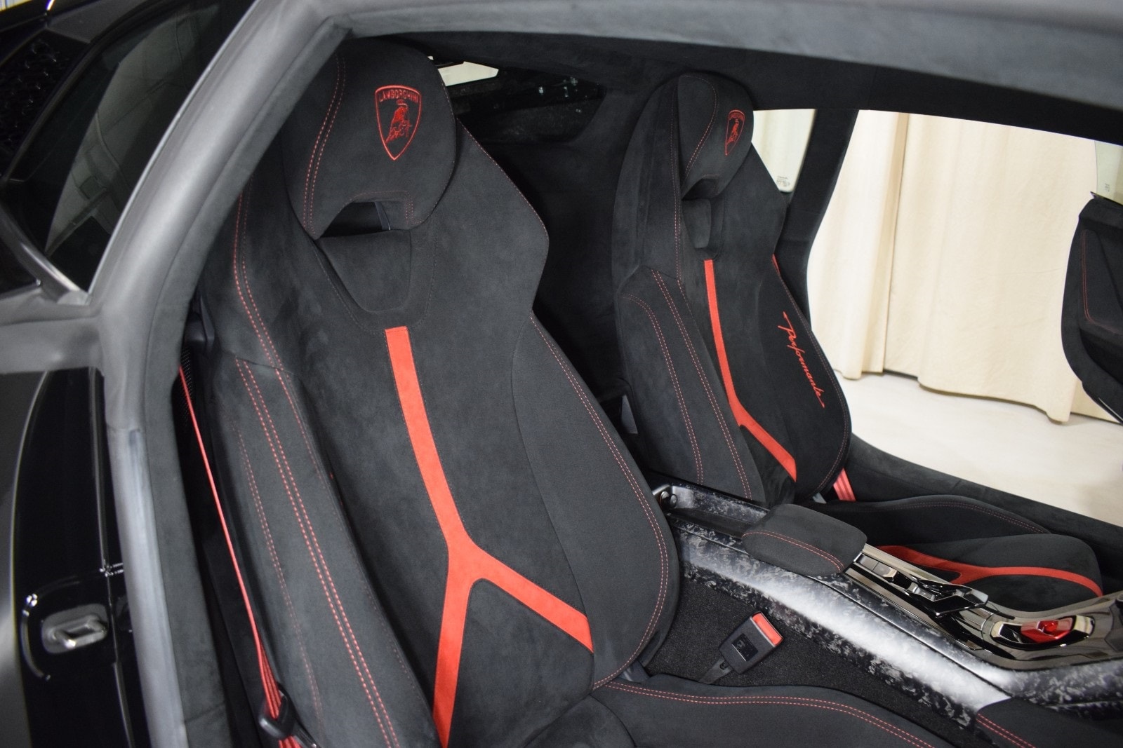 Thumbnail: 2019 Lamborghini Huracan - 19