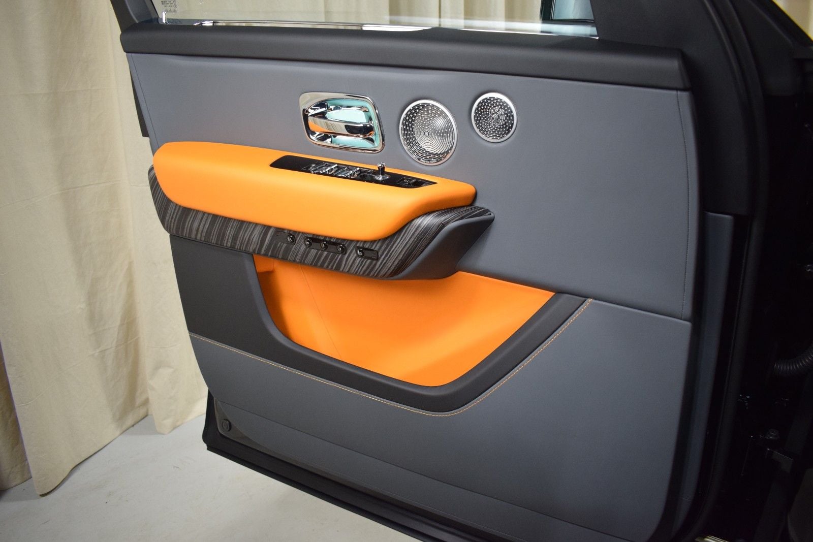 Thumbnail: 2026 Rolls-Royce Cullinan - 39