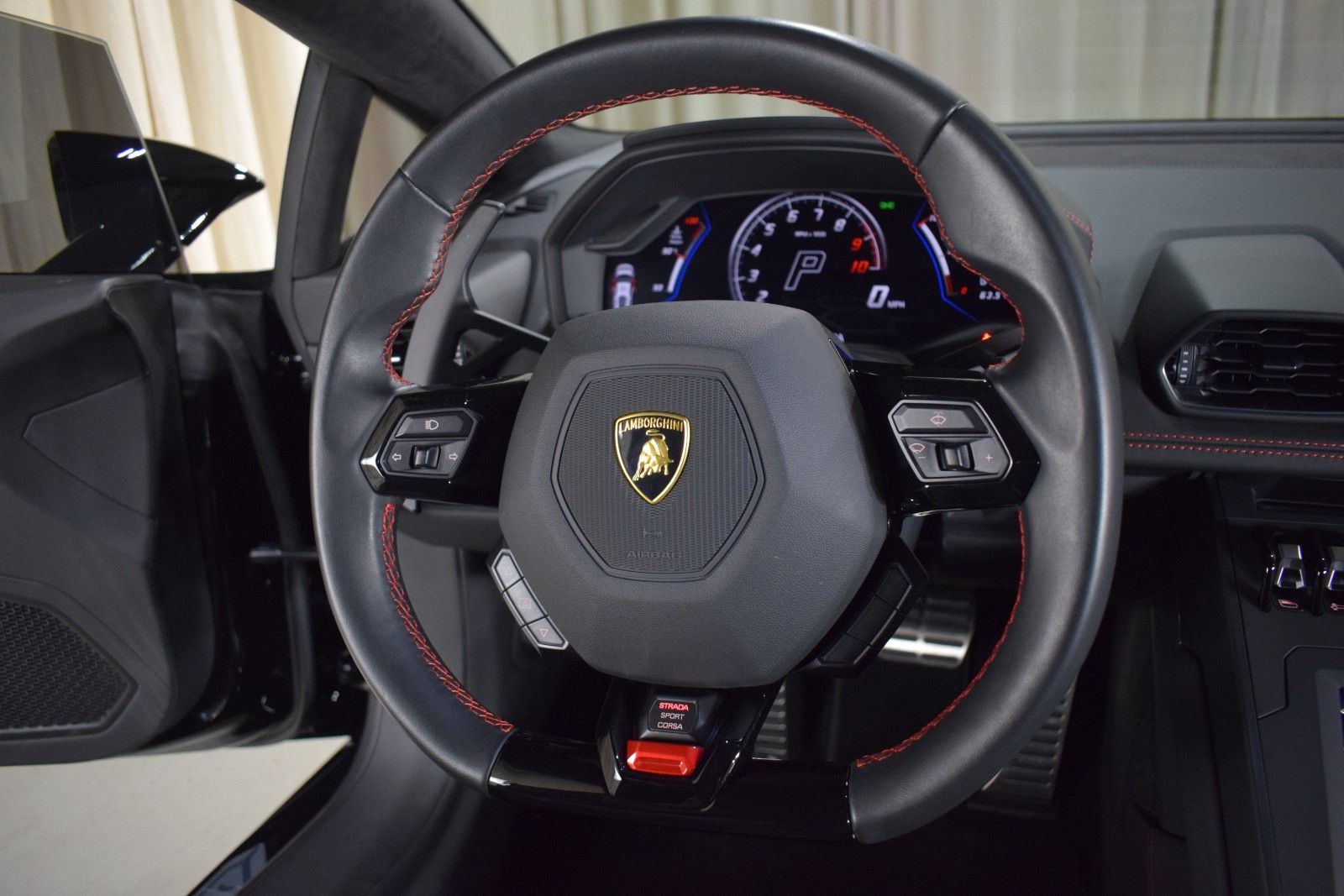 Thumbnail: 2023 Lamborghini Huracan - 25