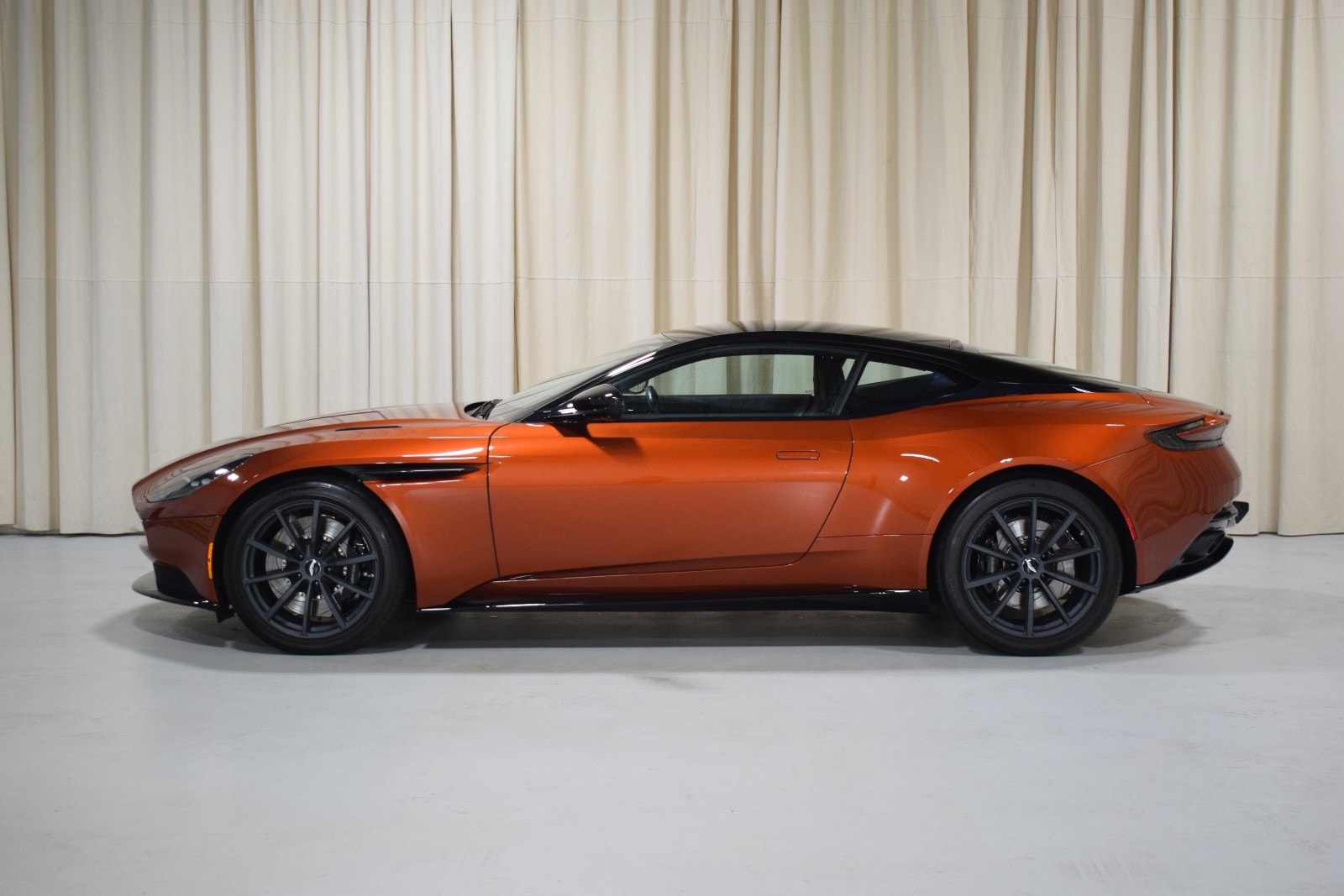 Thumbnail: 2020 Aston Martin DB11 - 5