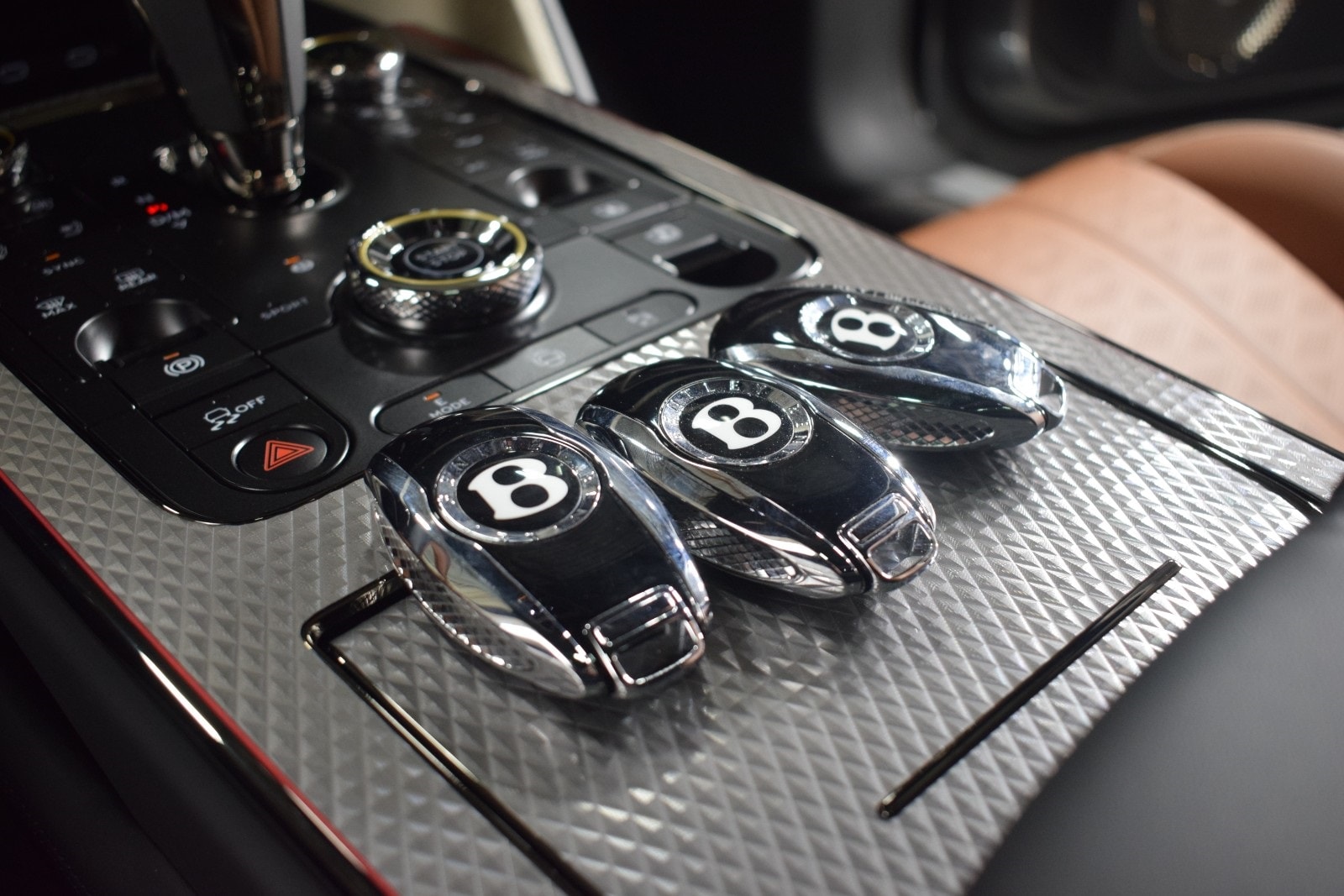 Thumbnail: 2025 Bentley Flying Spur - 42
