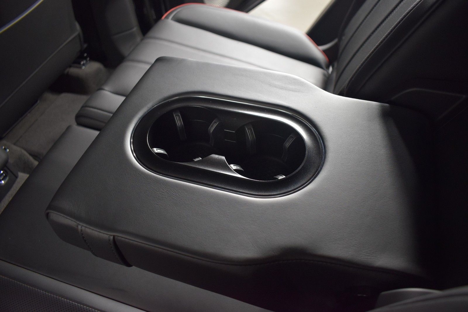 Thumbnail: 2025 Bentley Bentayga - 23