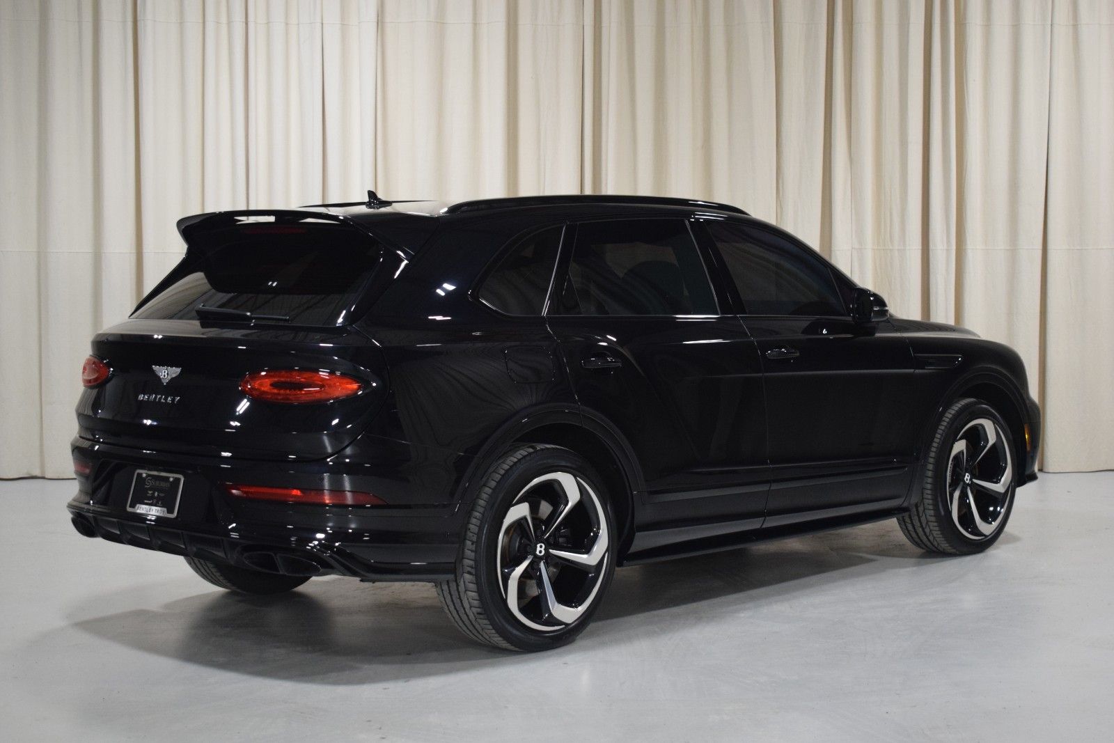 Thumbnail: 2022 Bentley Bentayga - 3