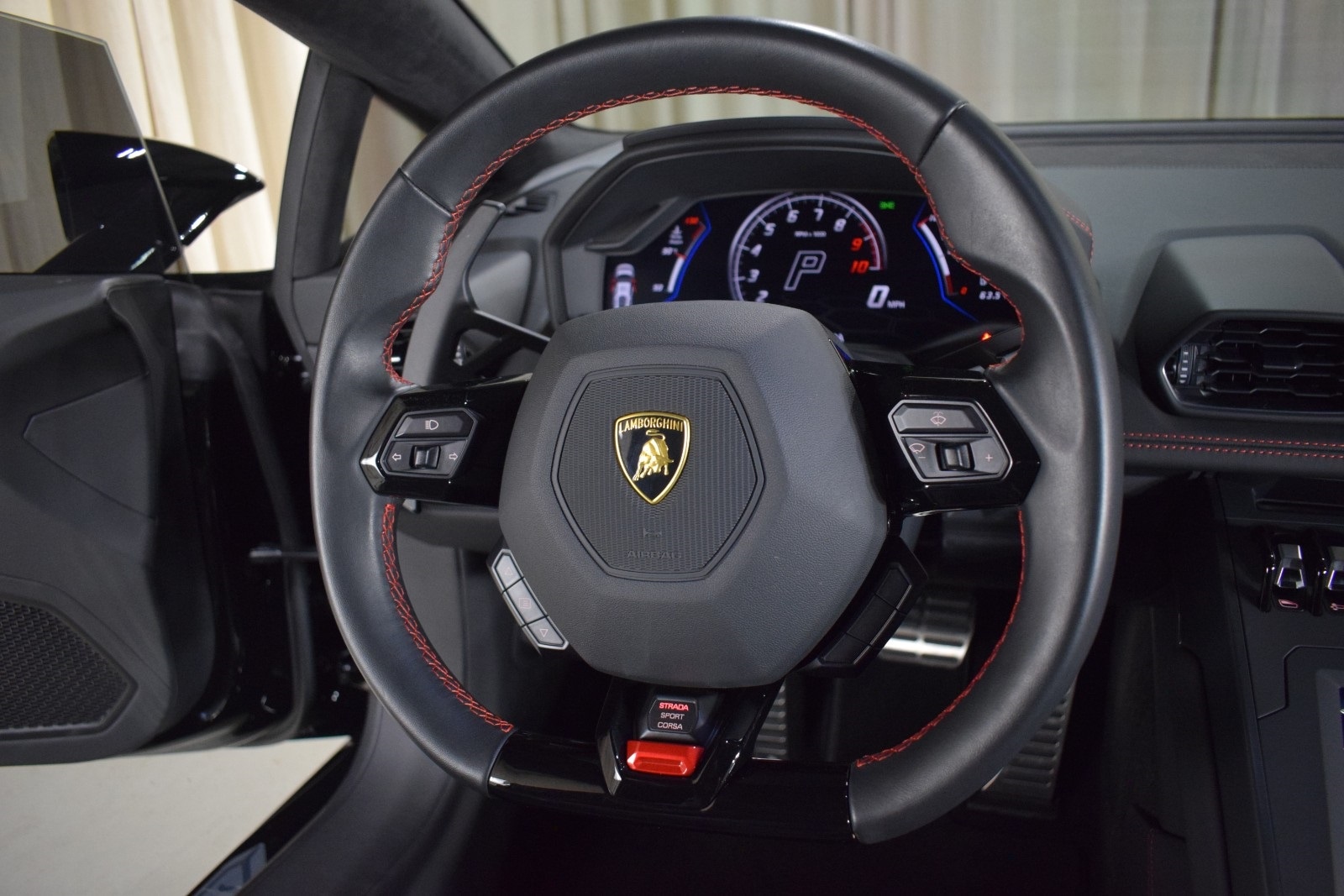 Thumbnail: 2023 Lamborghini Huracan - 25