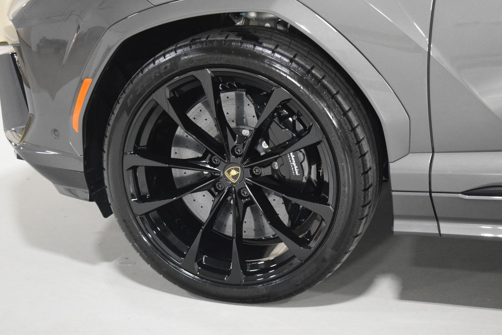 Thumbnail: 2025 Lamborghini Urus - 6