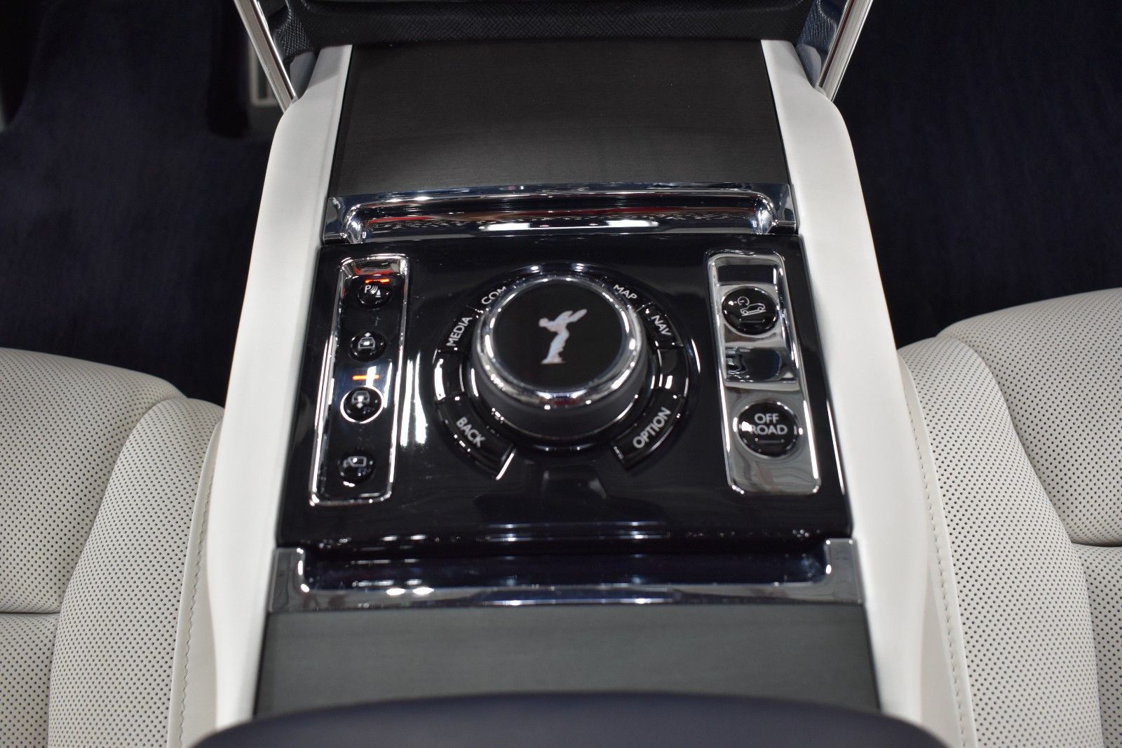 Thumbnail: 2024 Rolls-Royce Cullinan - 16
