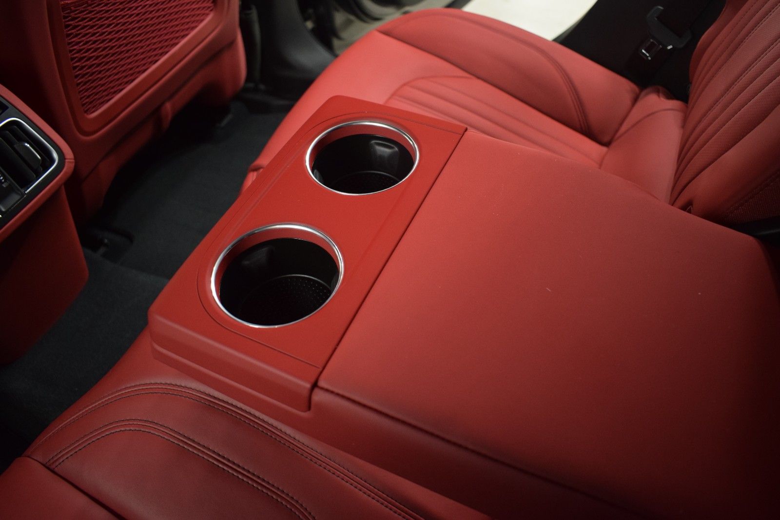 Thumbnail: 2022 Maserati Levante - 22