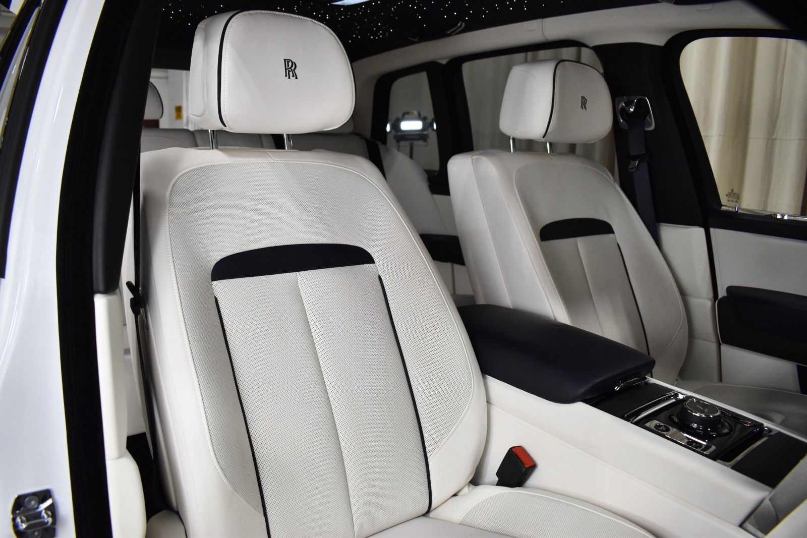 Thumbnail: 2024 Rolls-Royce Cullinan - 24