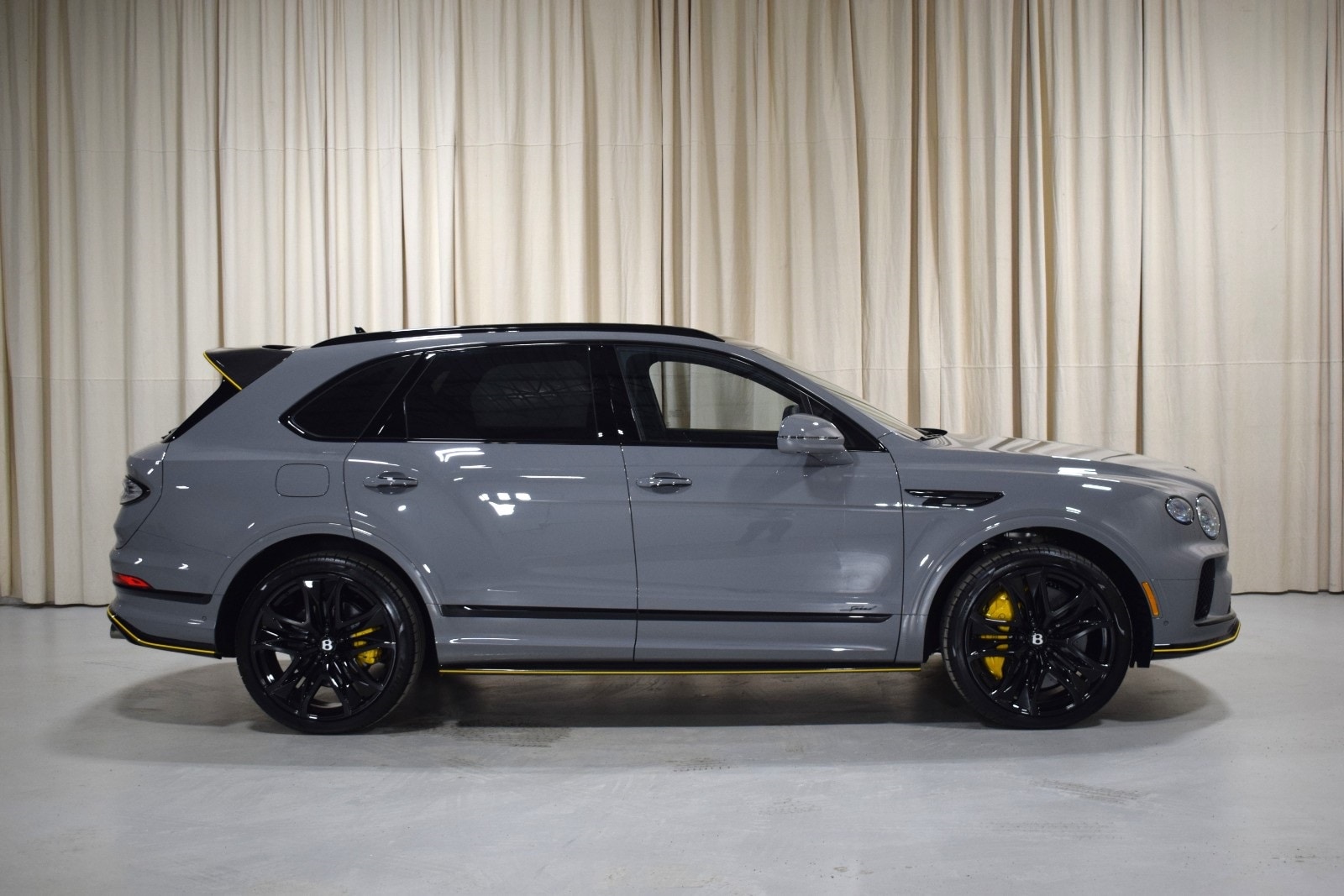 Thumbnail: 2026 Bentley Bentayga - 5