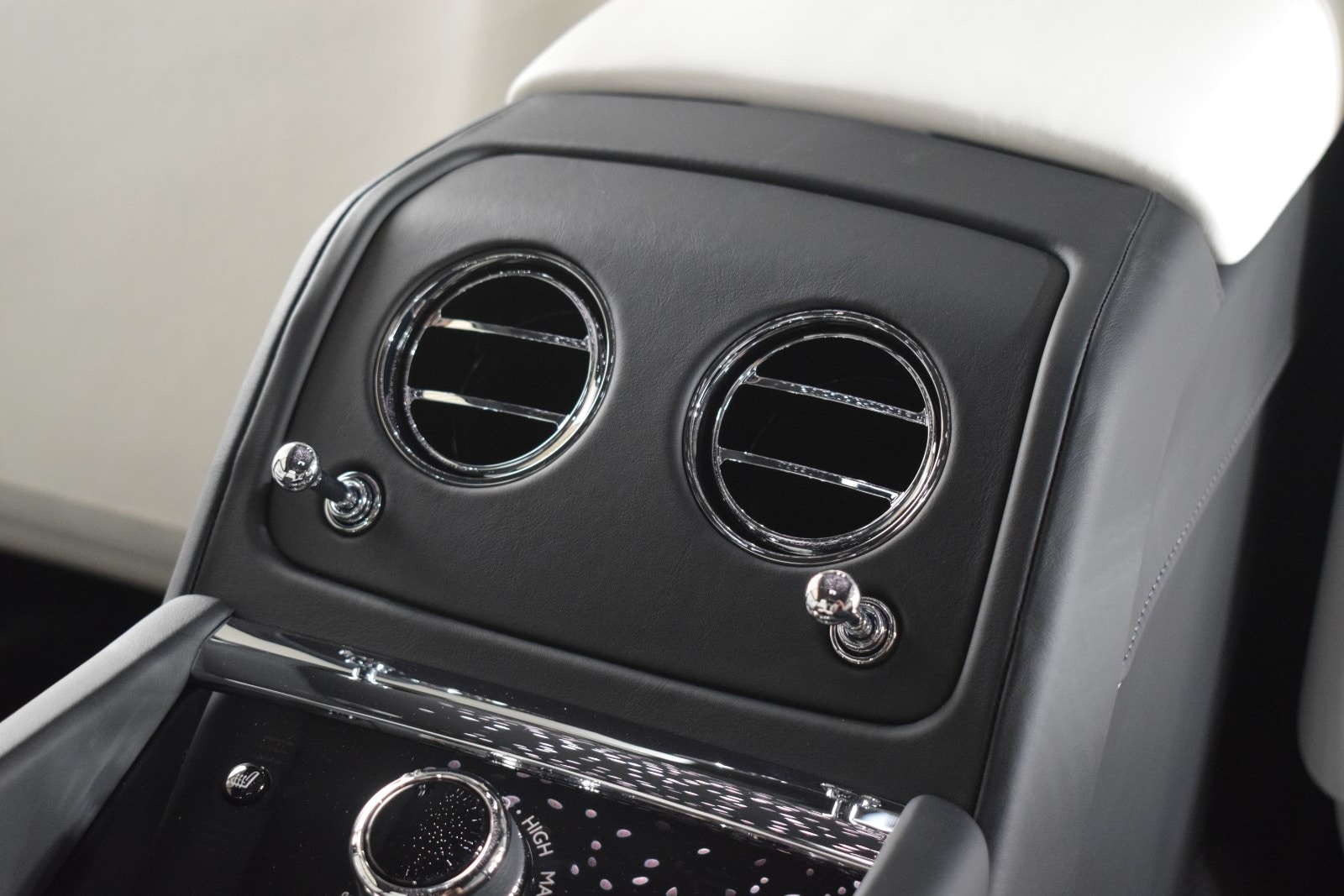 Thumbnail: 2024 Rolls-Royce Spectre - 21