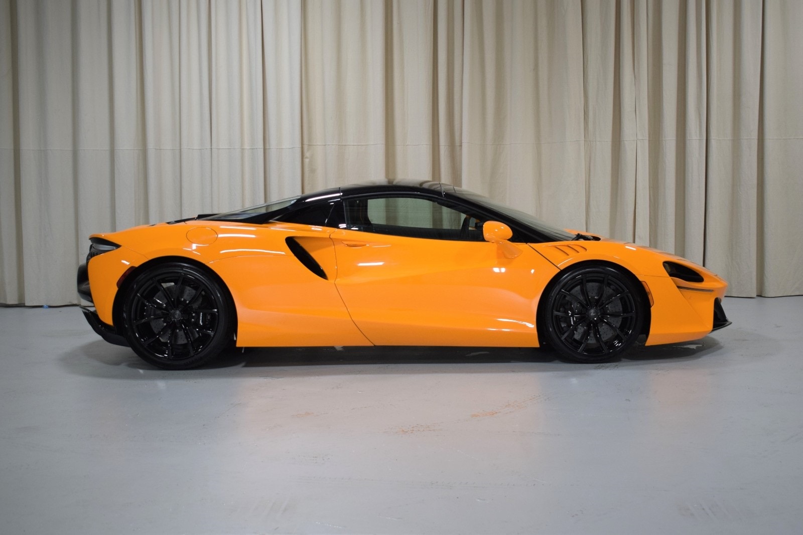 Thumbnail: 2025 Mclaren Artura - 14
