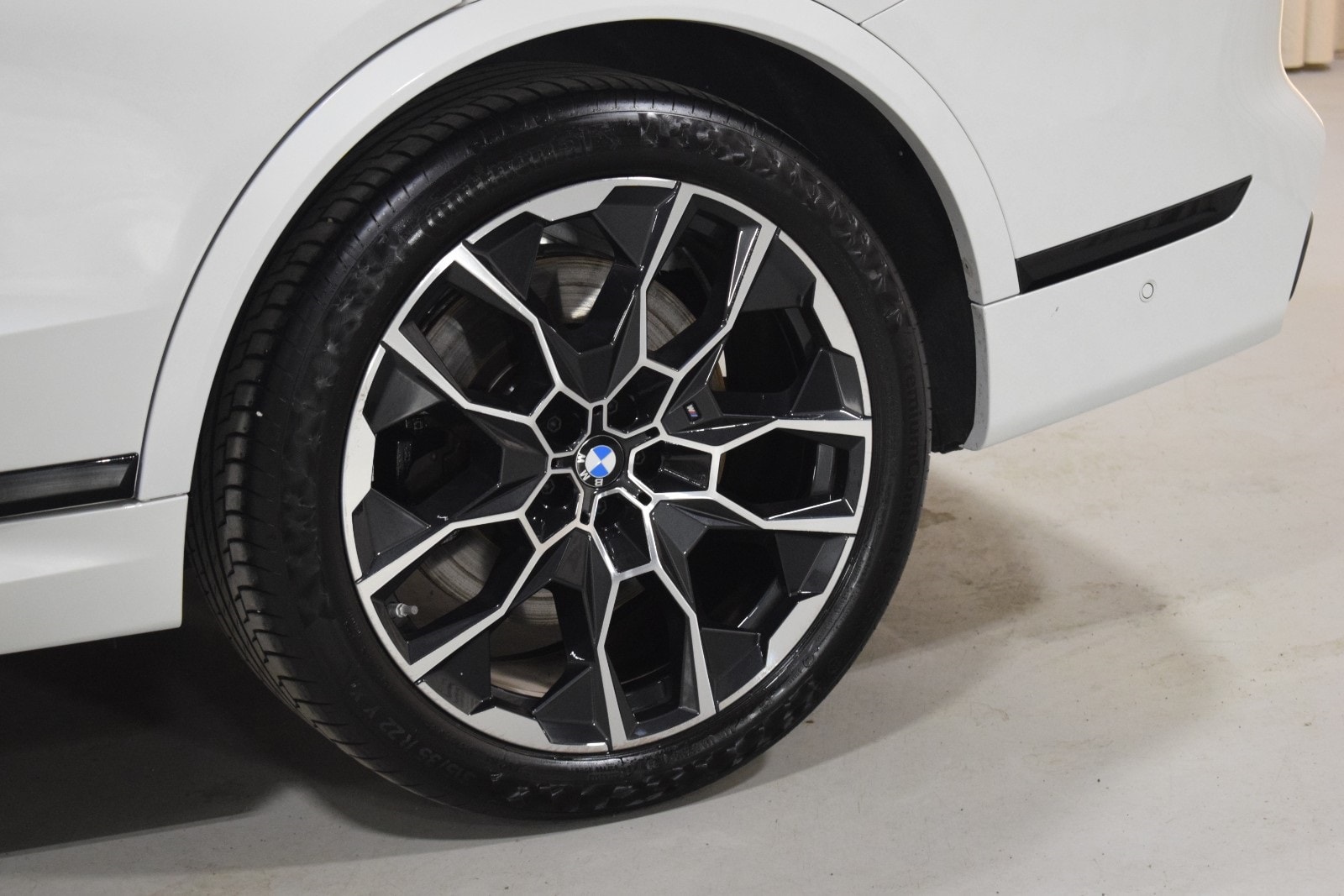 Thumbnail: 2026 BMW X7 - 6