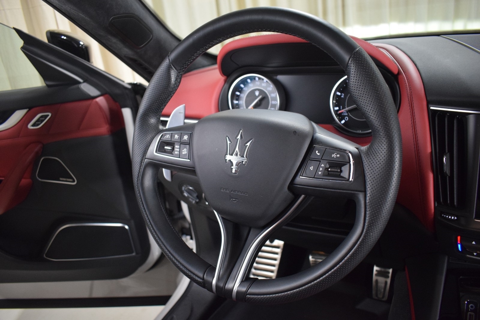 Thumbnail: 2022 Maserati Levante - 26